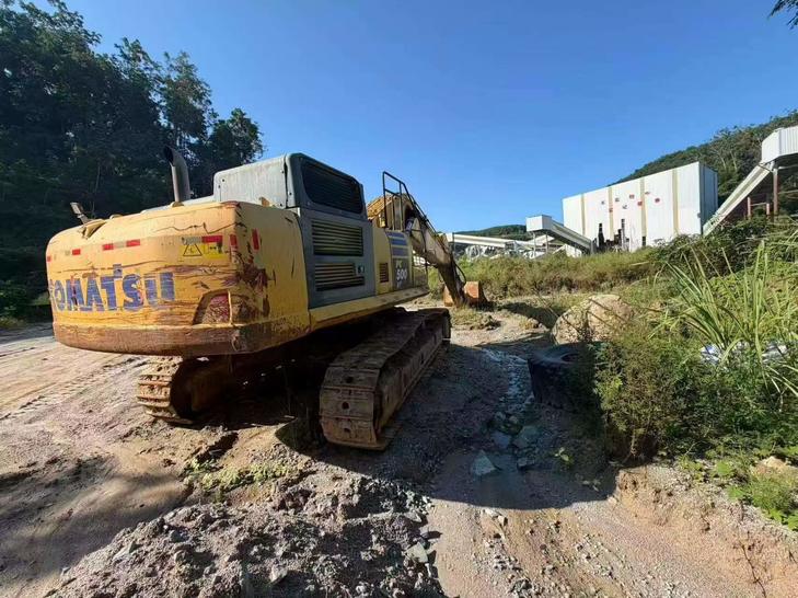 Buy Komatsu WA500-3 Used Excavator / 1