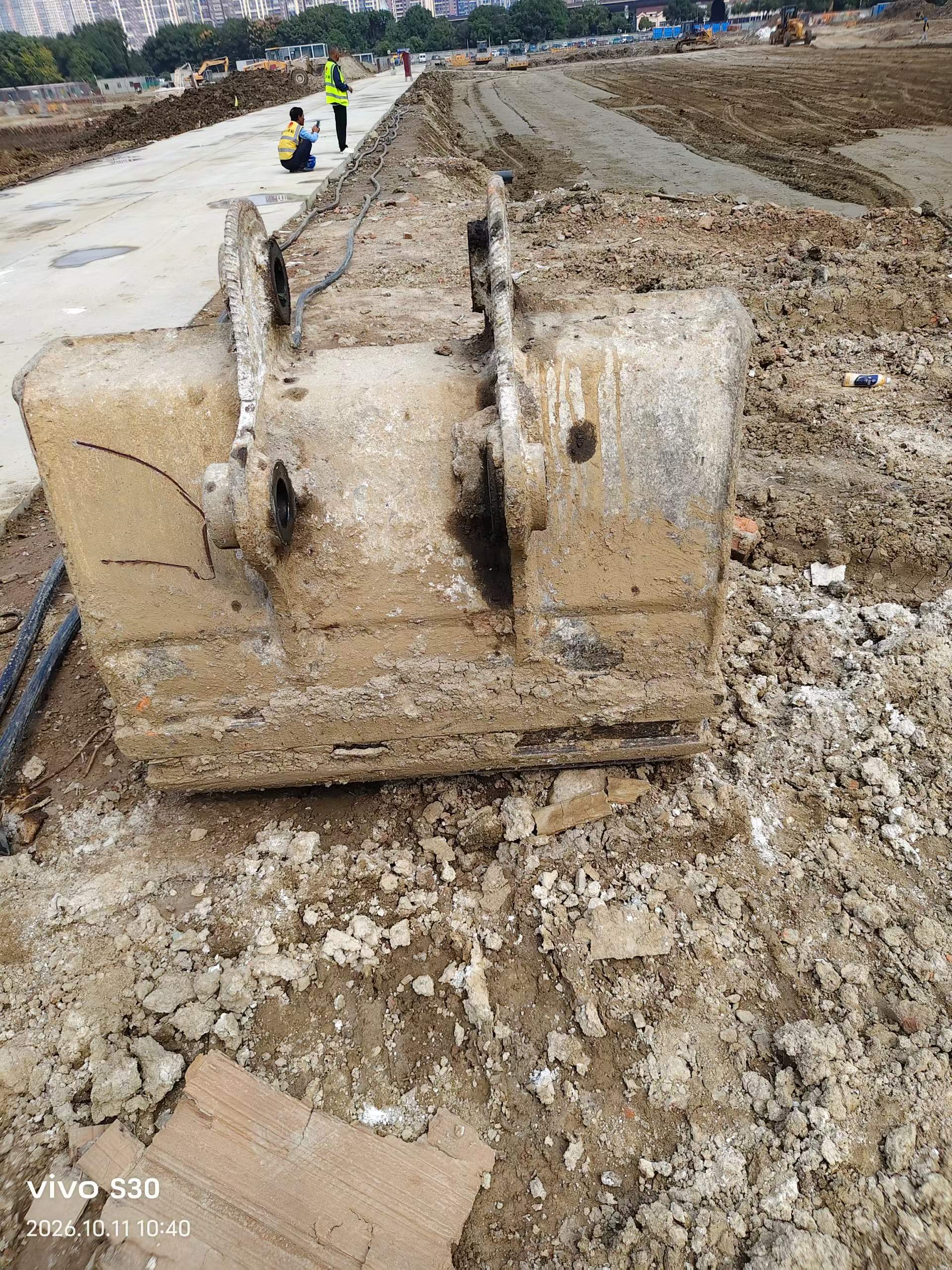 Buy Kobelco SK200 Used Excavator / 3 Buy Kobelco SK200 Used Excavator / 3