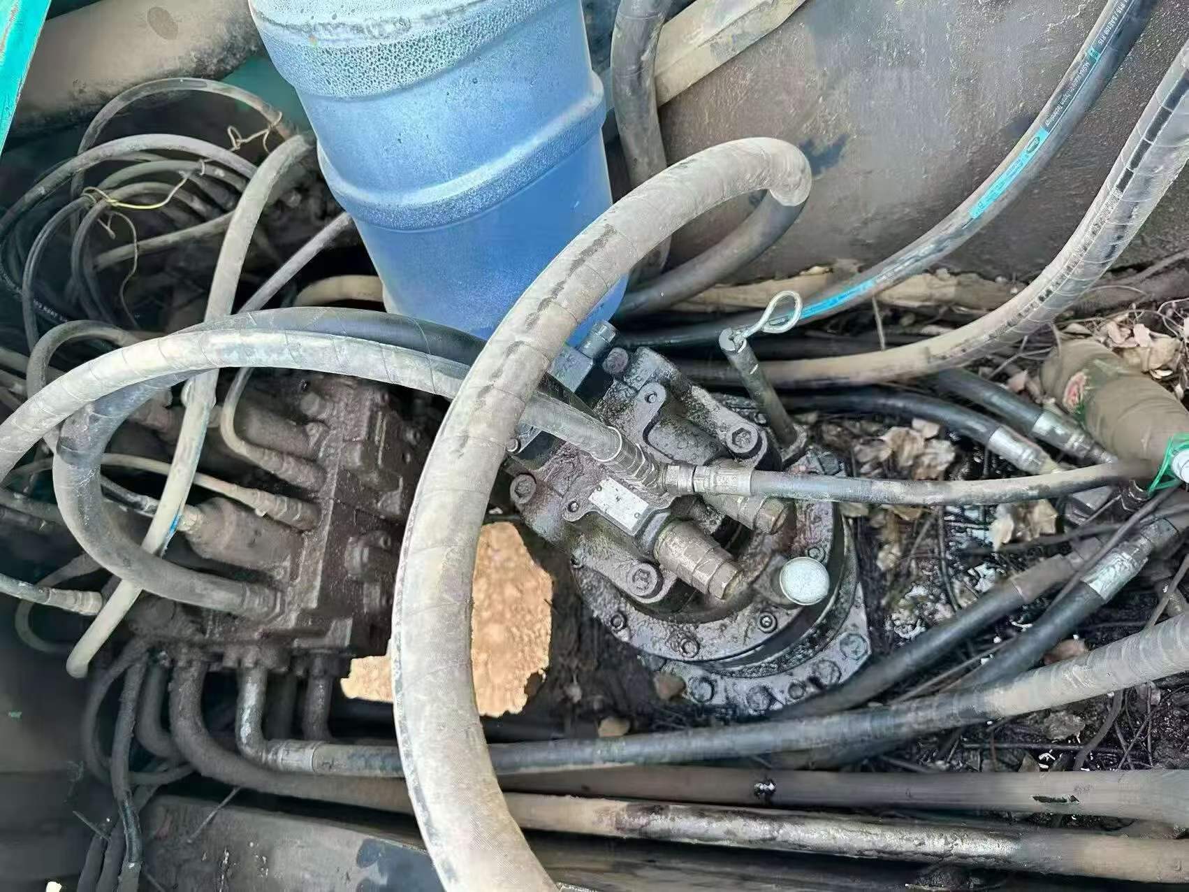 Compre Escavadeira Kobelco SK210 Usada / 5