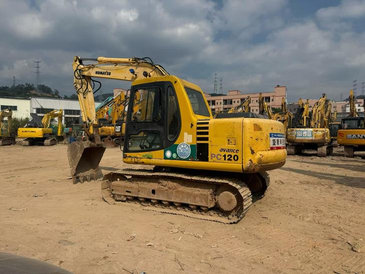 Buy Komatsu PC120-6 Used Excavator / 1