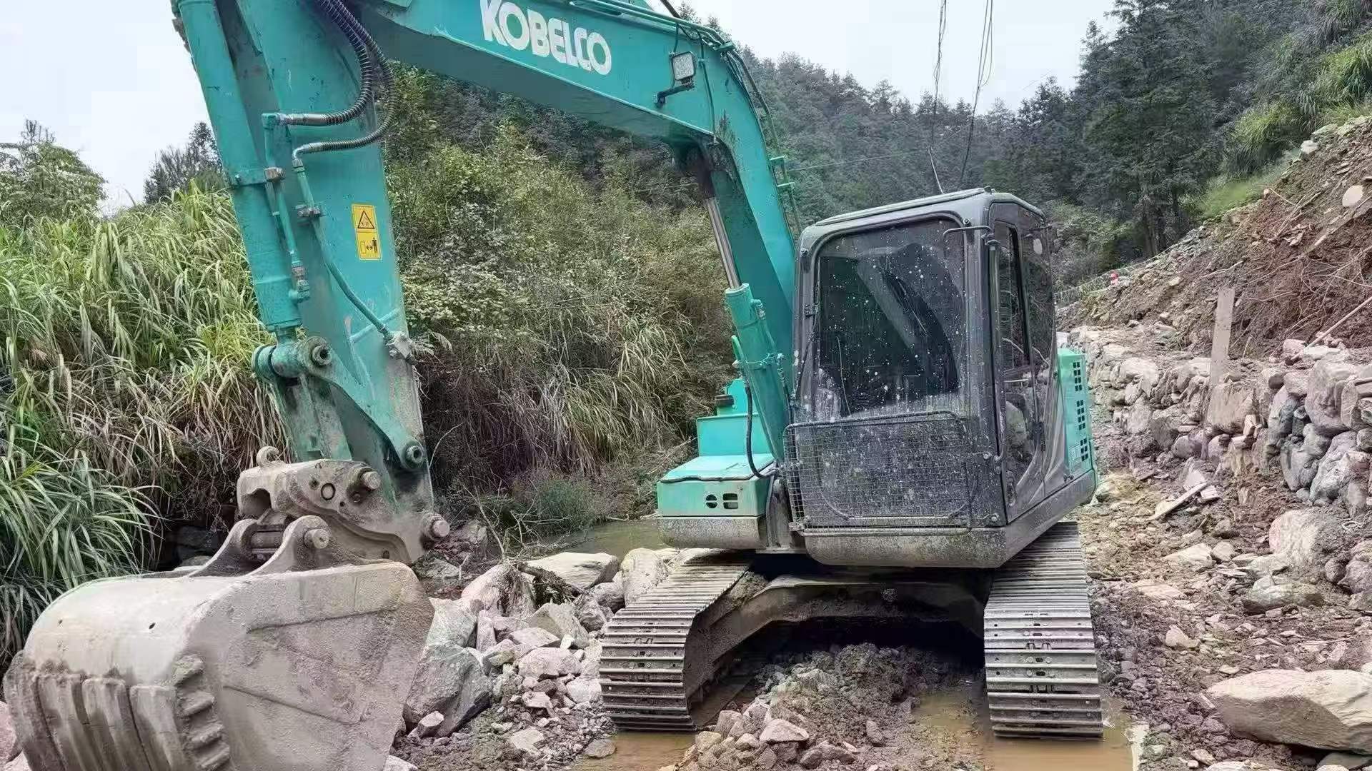 Buy Kobelco SK70 Used Excavator / 1
