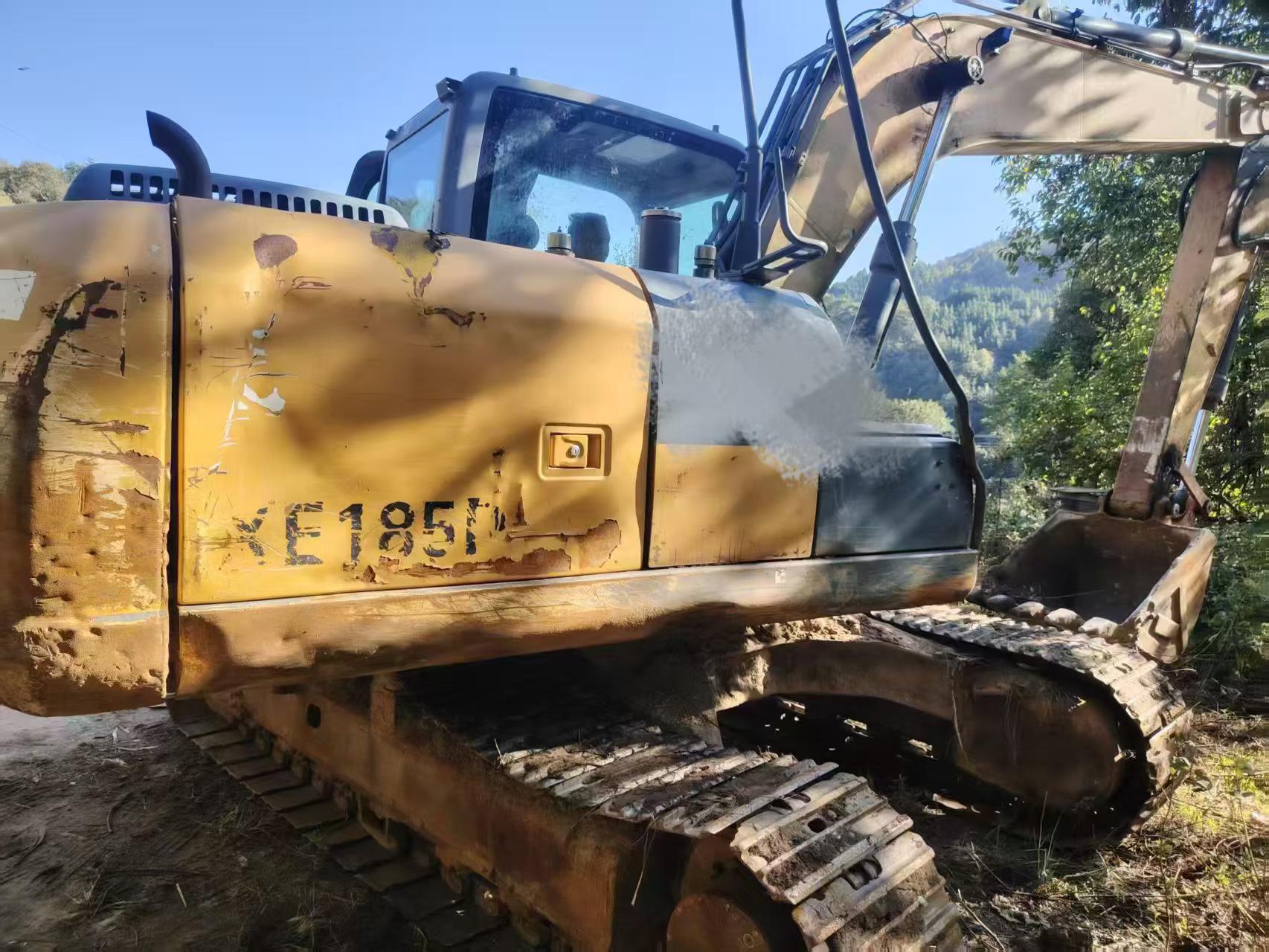 Buy XCMG XE135B Used Excavator / 1