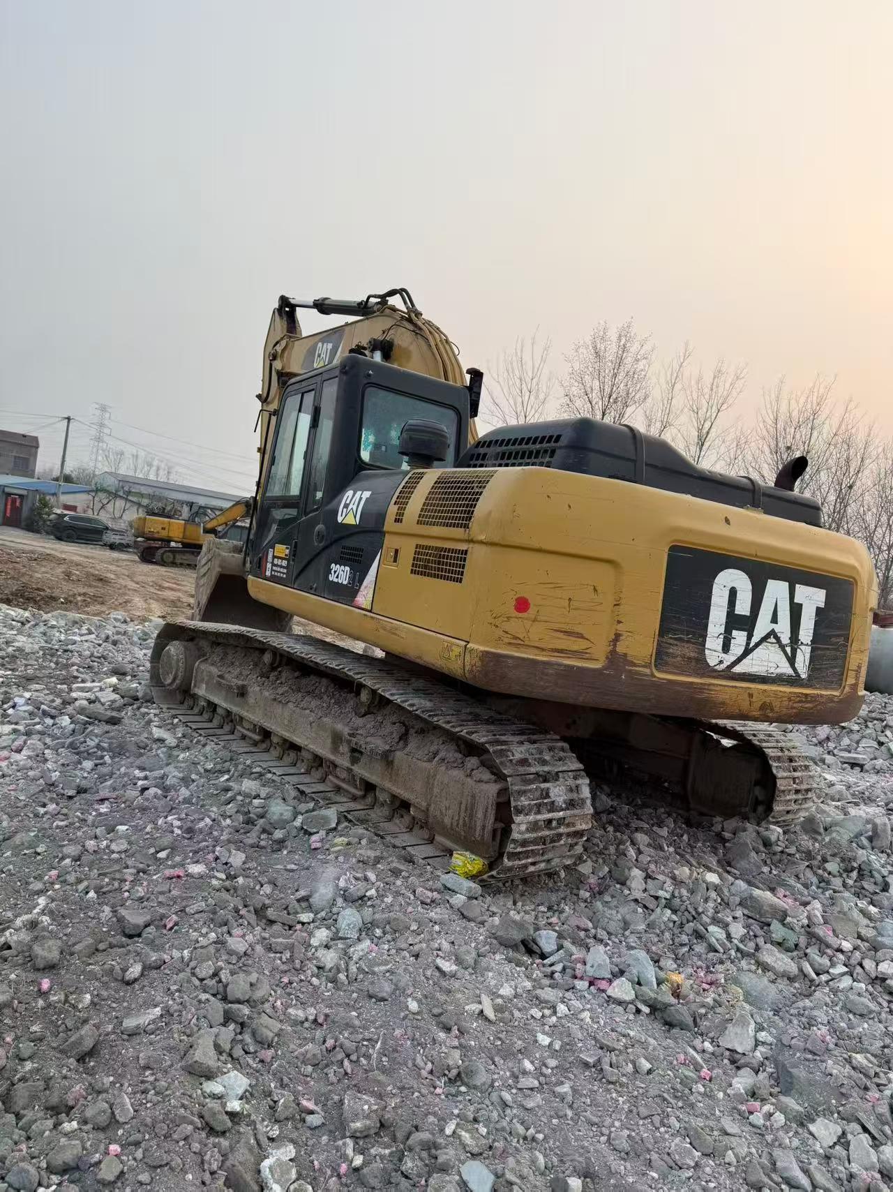 Buy Caterpillar 326DL Used Excavator / 2