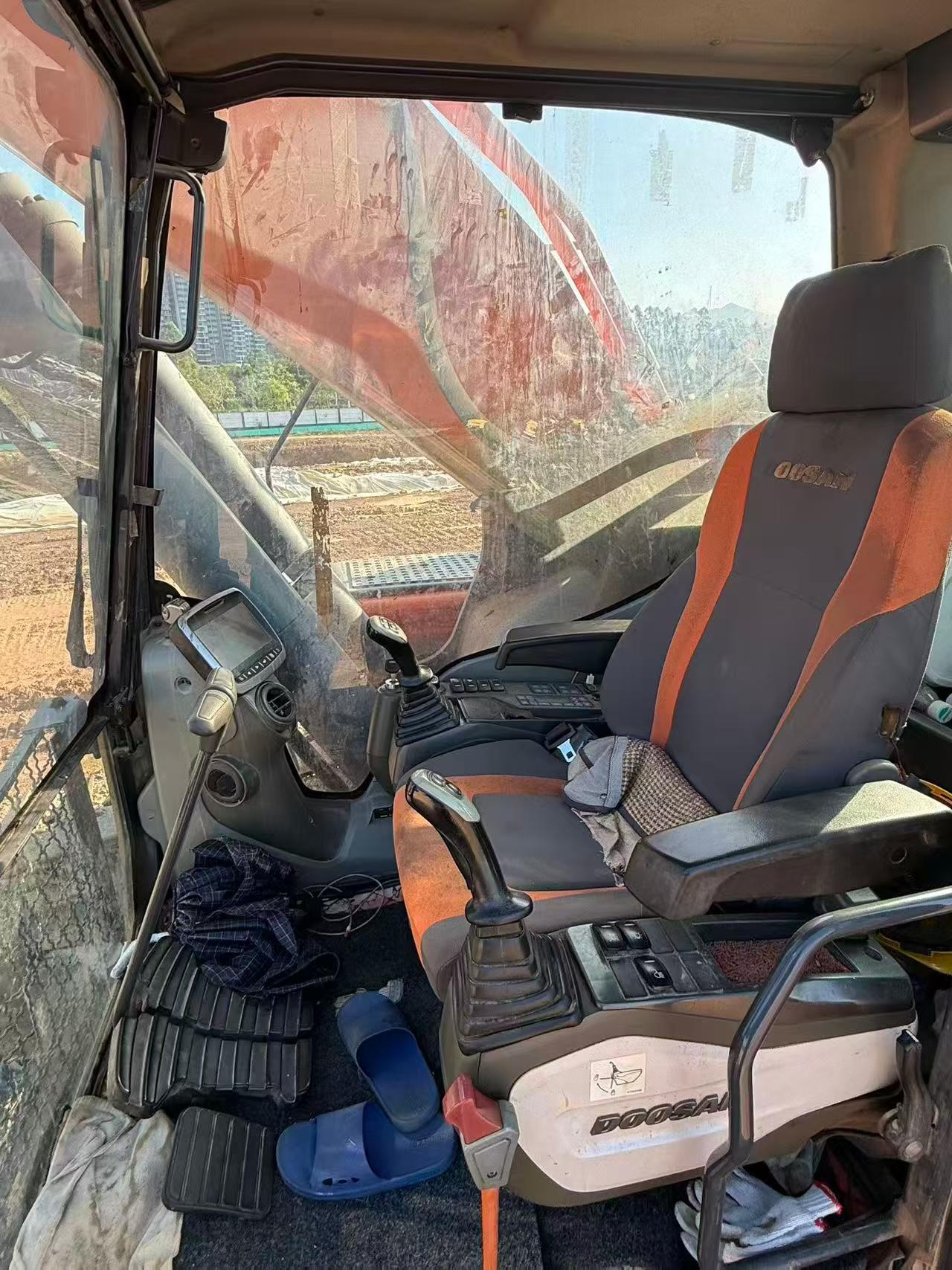Buy Doosan DH420 Used Excavator / 5 Buy Doosan DH420 Used Excavator / 5