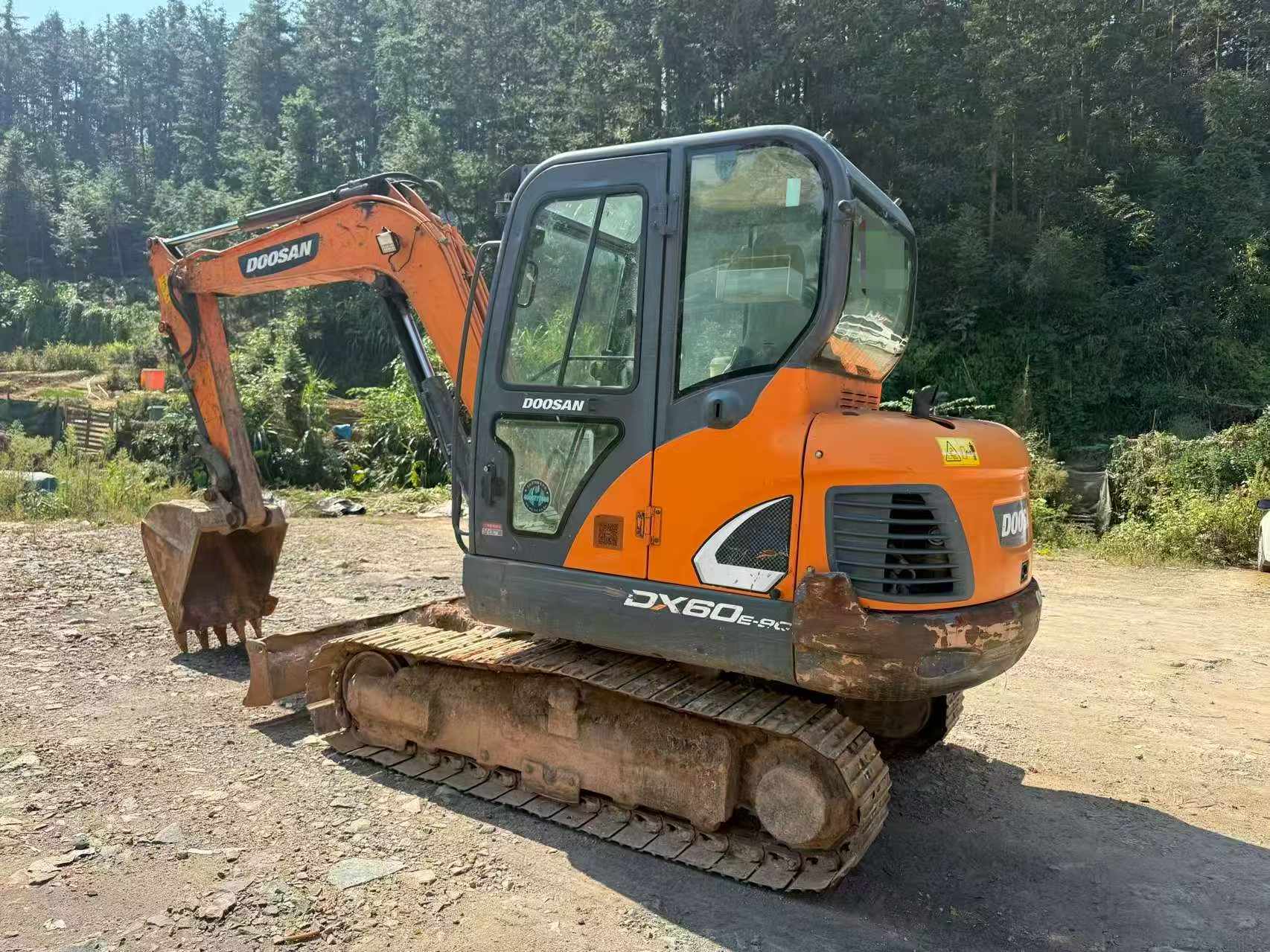 Compre Excavadora Doosan DH60 Usada / 2