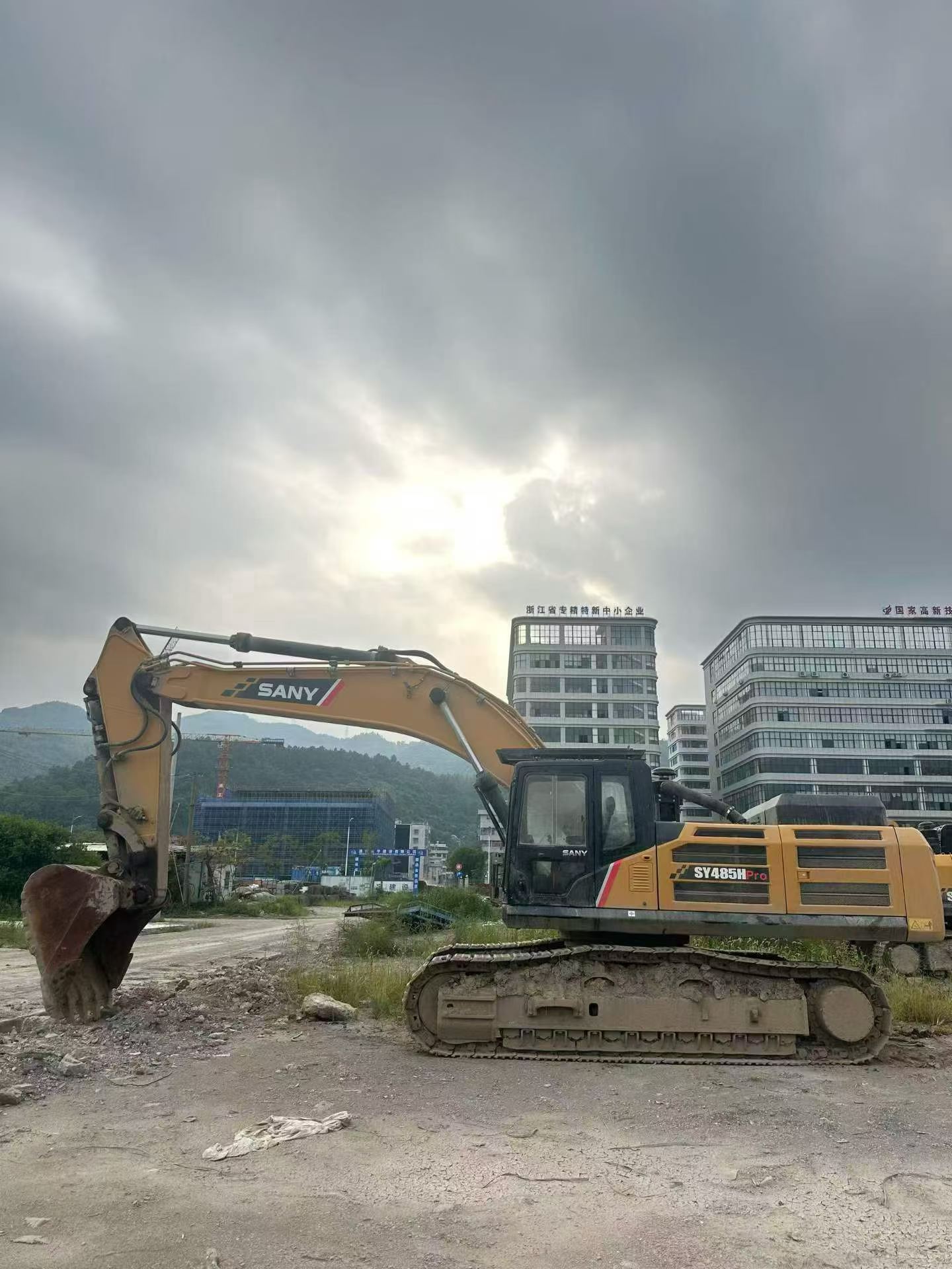 Buy Sany SY485C Used Excavator / 1