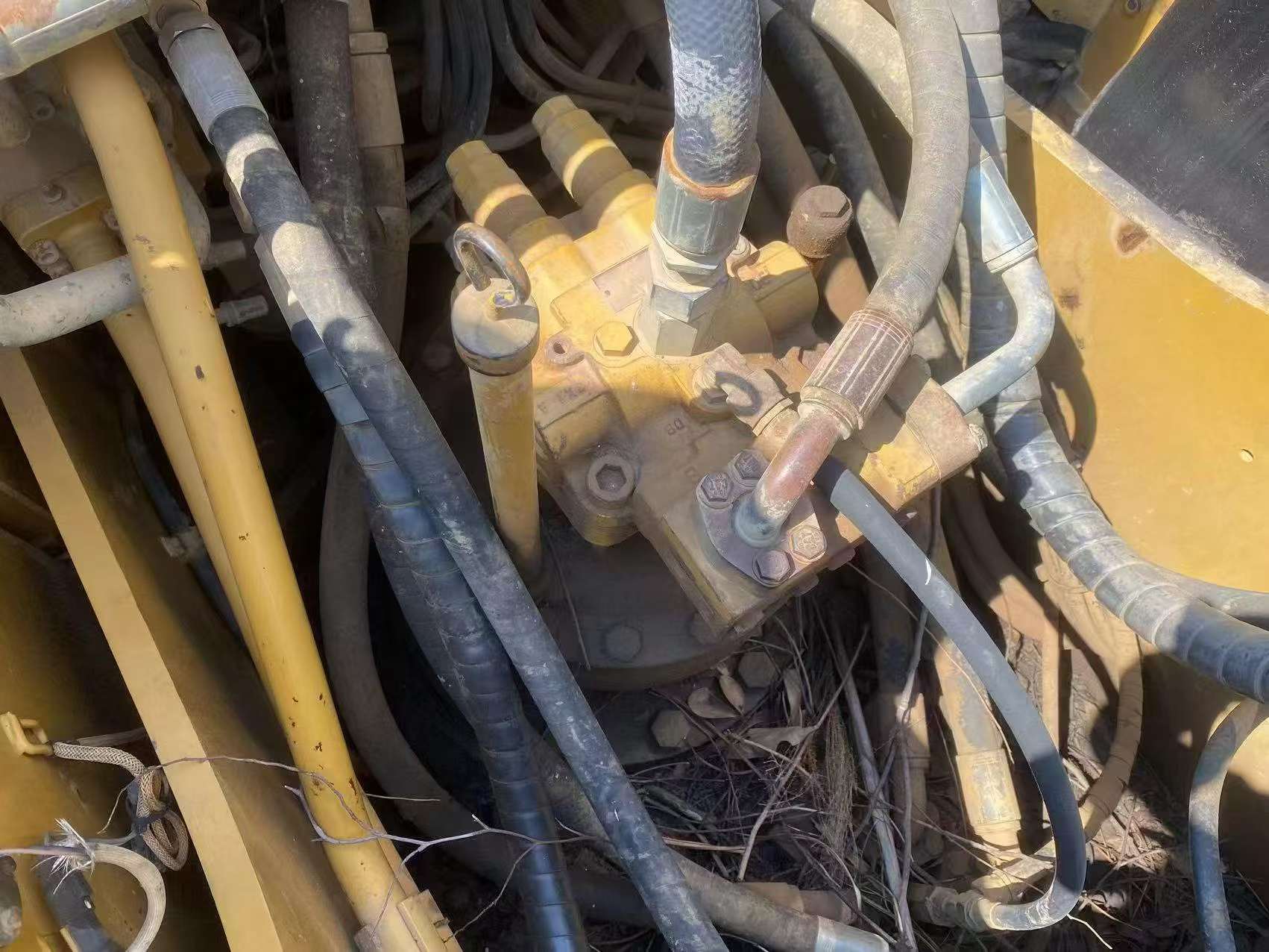 Buy Caterpillar 320D Used Excavator / 5