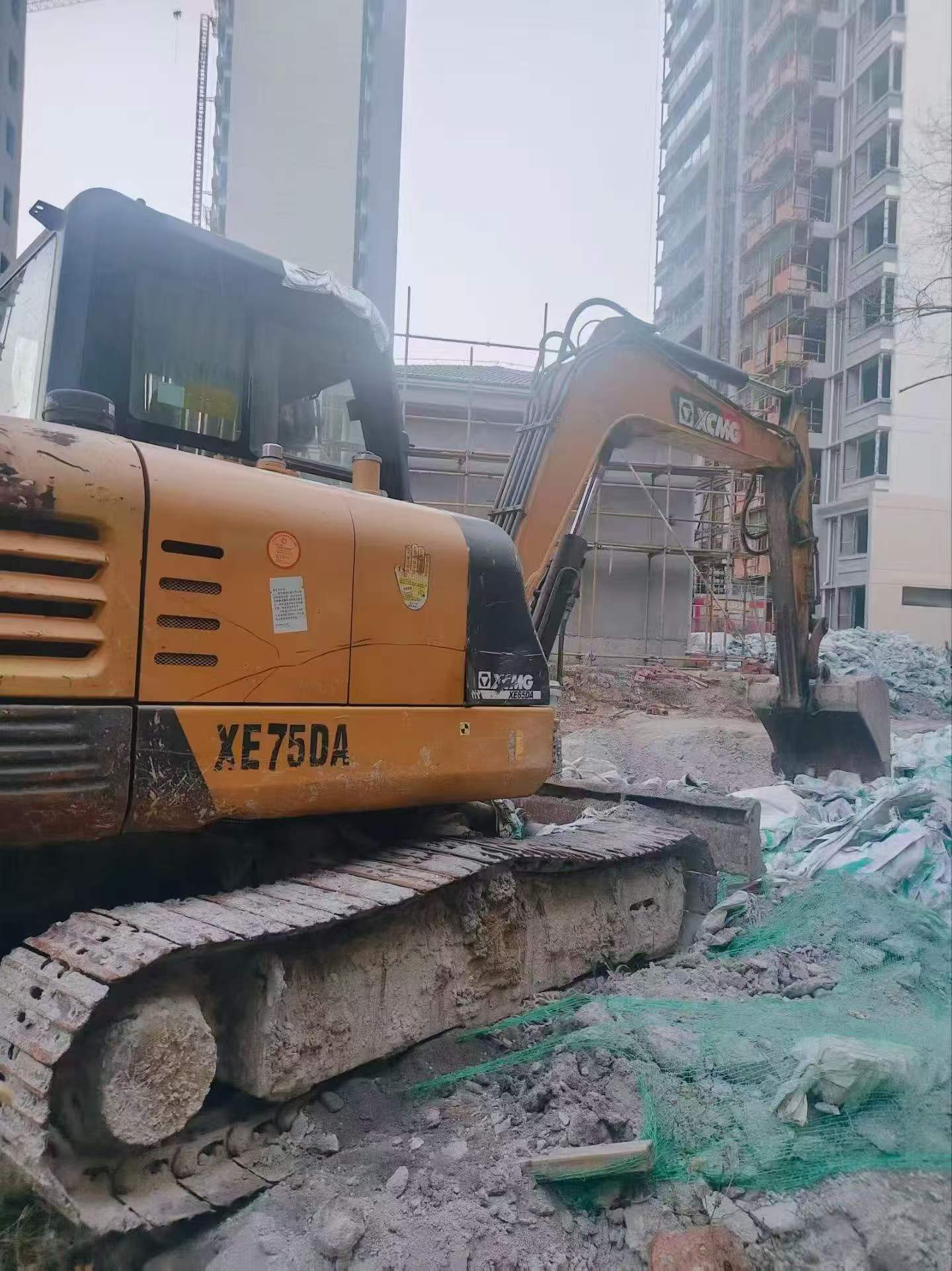 Buy XCMG XE60 Used Excavator / 1
