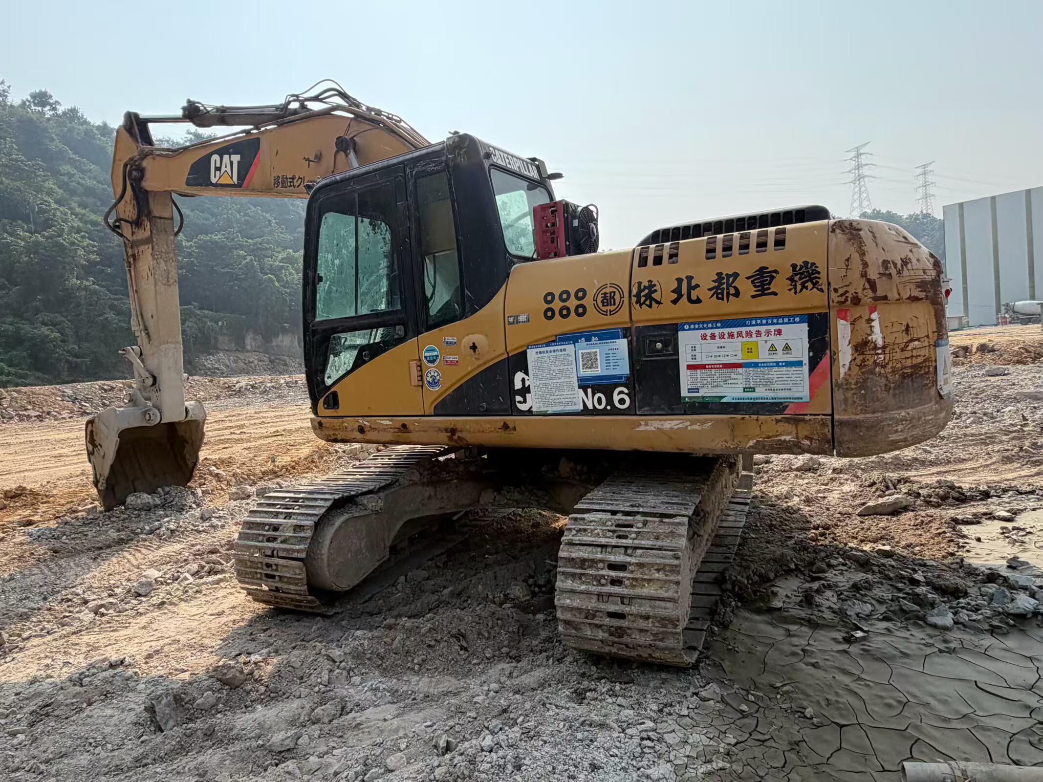 Buy Caterpillar 320D Used Excavator / 1