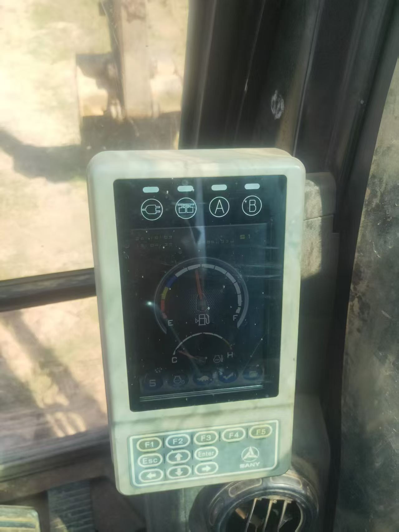Buy Sany SY135C Used Excavator / 9