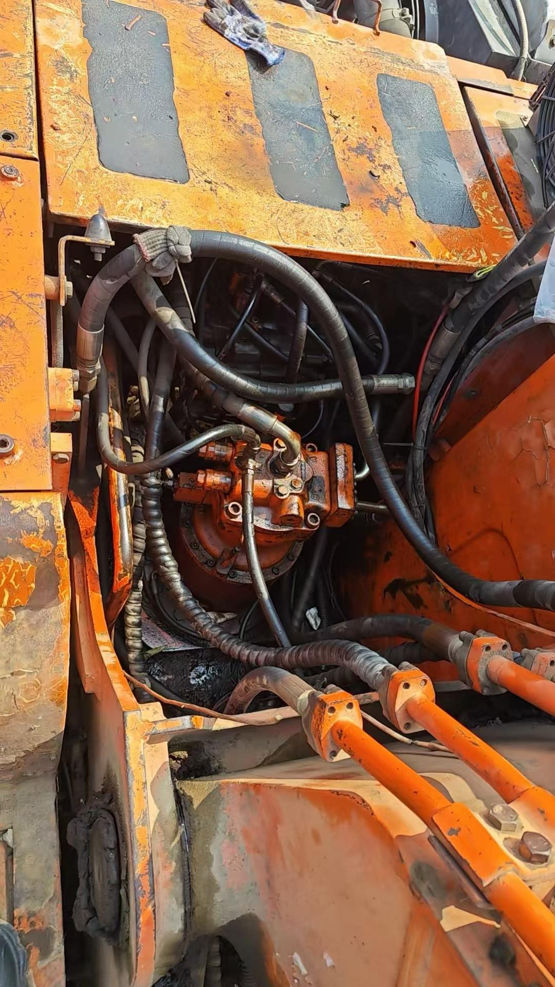 Compre Escavadeira Doosan DH220 Usada / 6