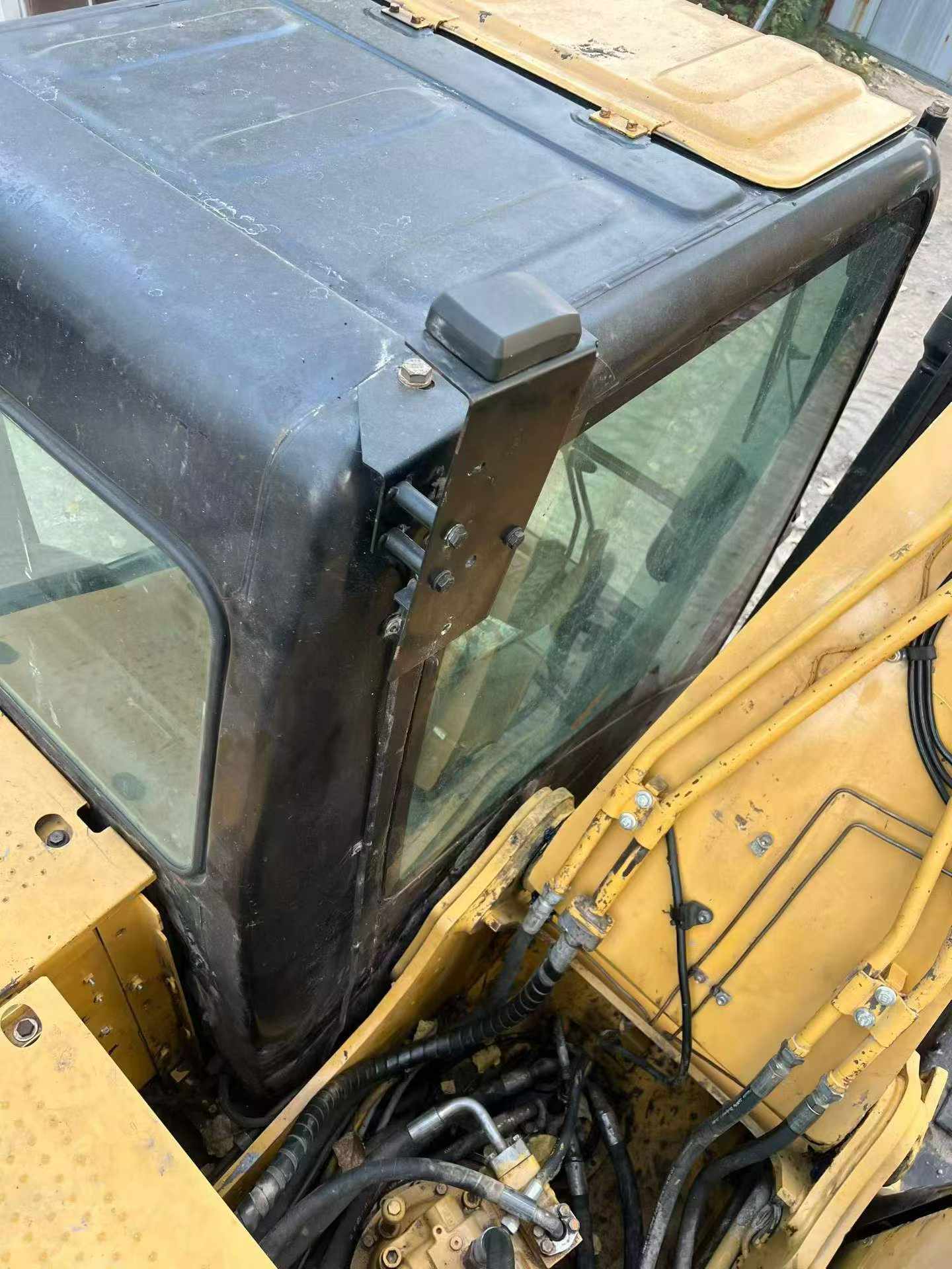 Buy Caterpillar 323 Used Excavator / 9 Buy Caterpillar 323 Used Excavator / 9
