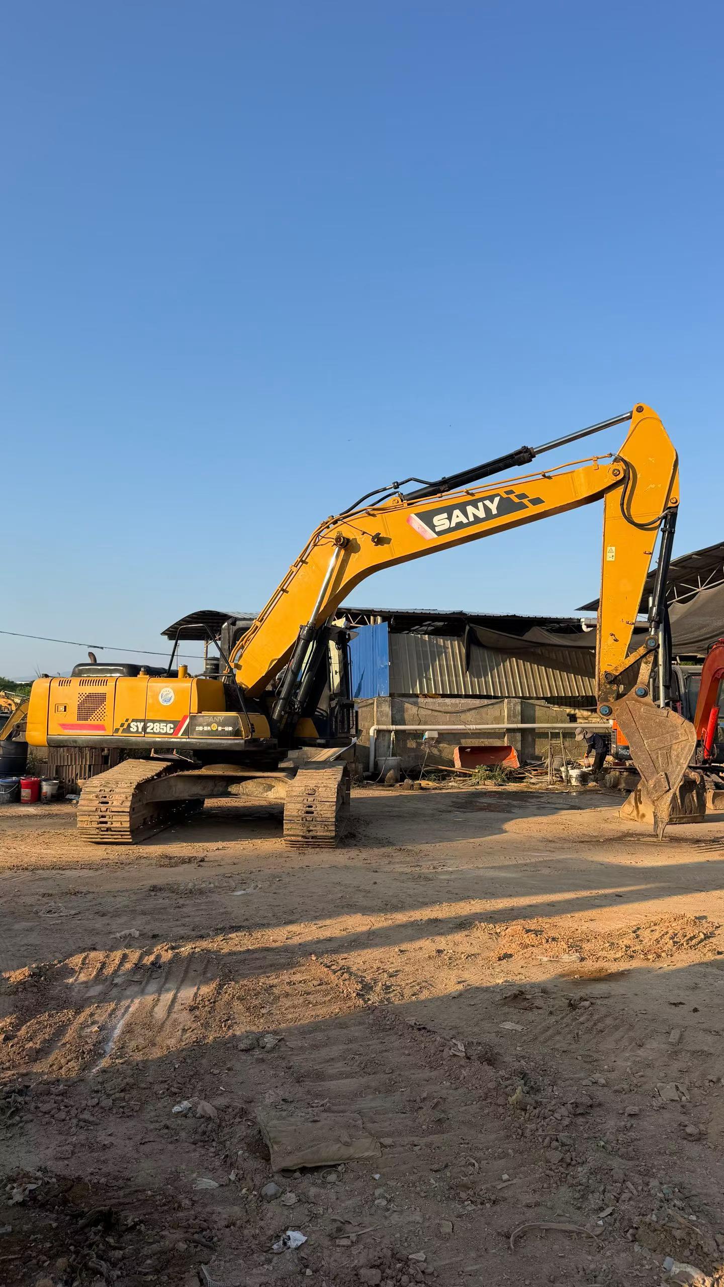 Buy Sany SY215C Used Excavator / 4 Buy Sany SY215C Used Excavator / 4