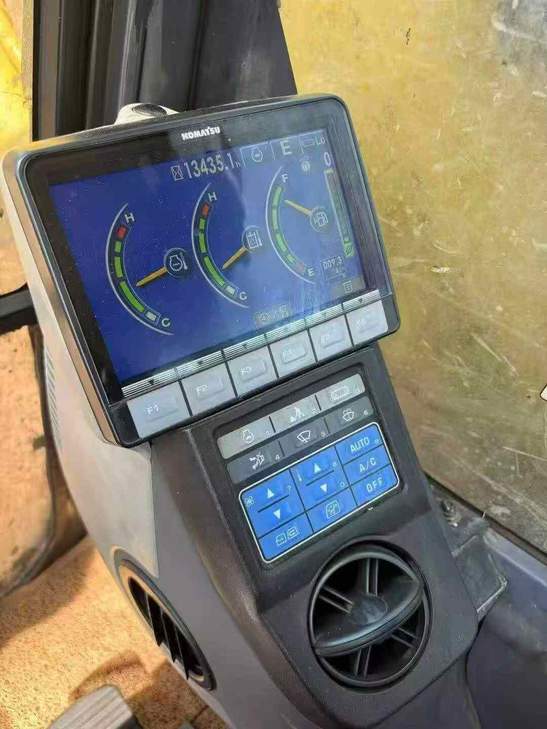 Buy Komatsu PC130 Used Excavator / 1