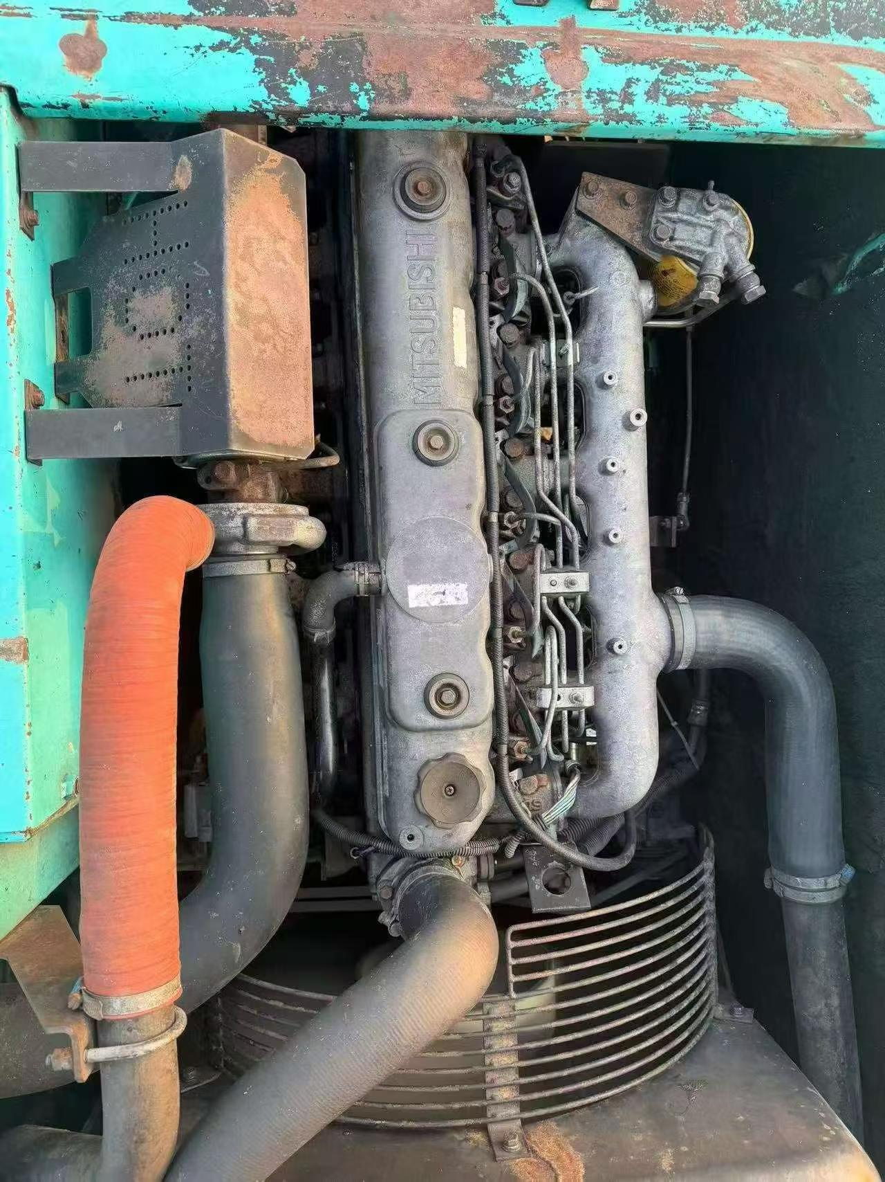 Buy Kobelco SK200-2 Used Excavator / 4 Buy Kobelco SK200-2 Used Excavator / 4