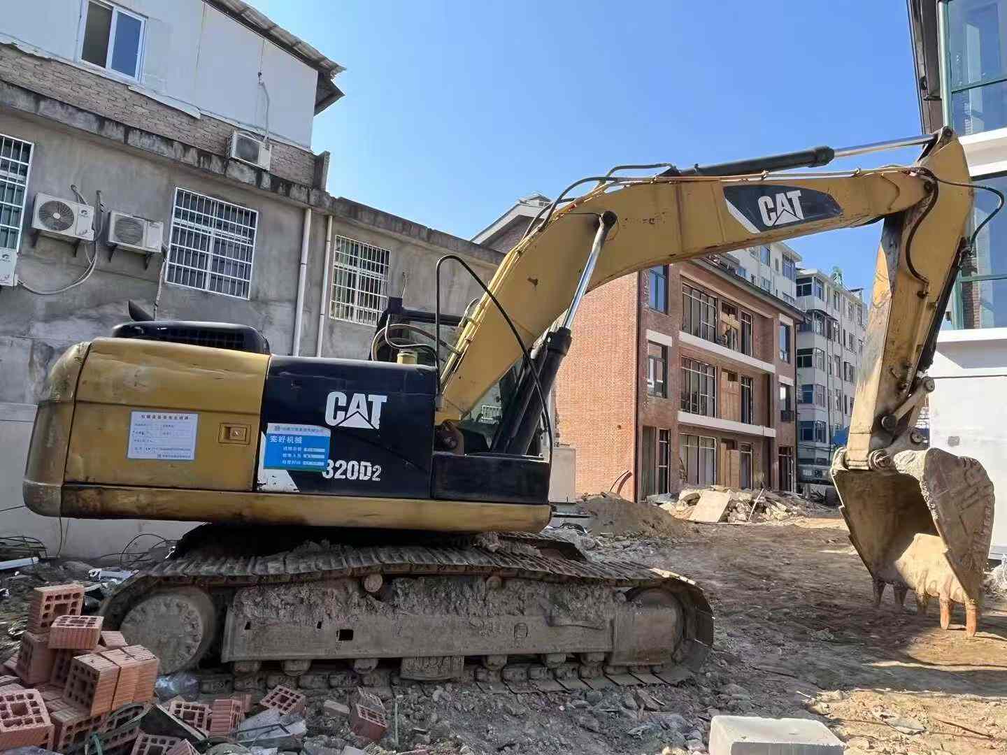 Buy Caterpillar 320D Used Excavator / 2 Buy Caterpillar 320D Used Excavator / 2