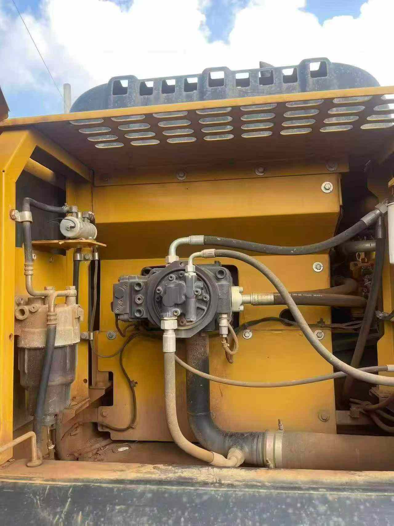 Buy Sany SY245H Used Excavator / 3 Buy Sany SY245H Used Excavator / 3