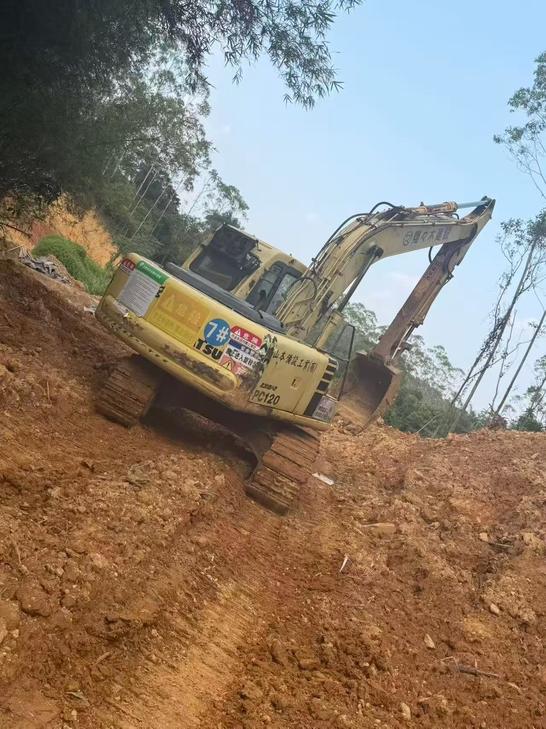 Buy Komatsu PC120-6 Used Excavator / 1