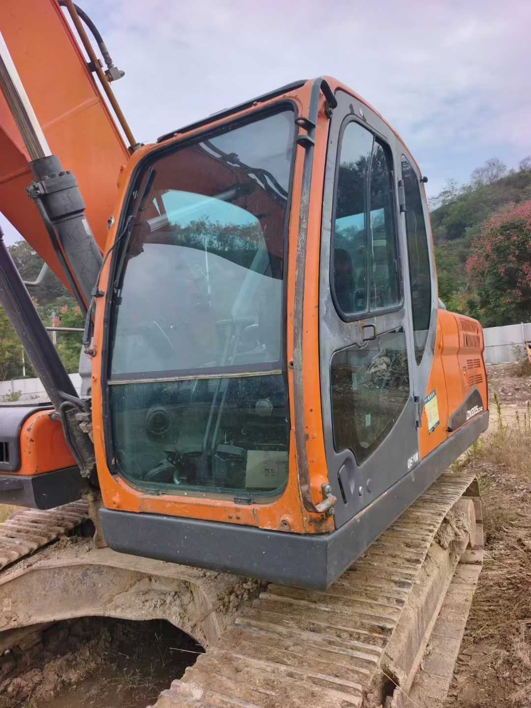 Купить Подержанный Экскаватор Doosan DH215-7 / 9