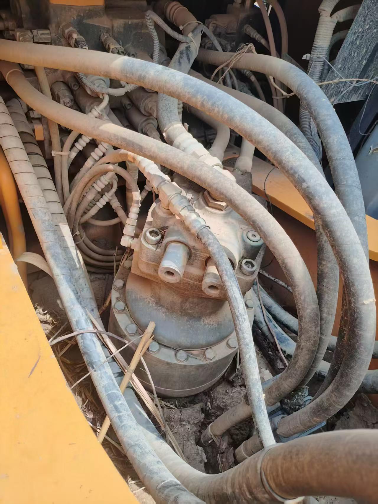 Buy Kato HD820 Used Excavator / 4 Buy Kato HD820 Used Excavator / 4