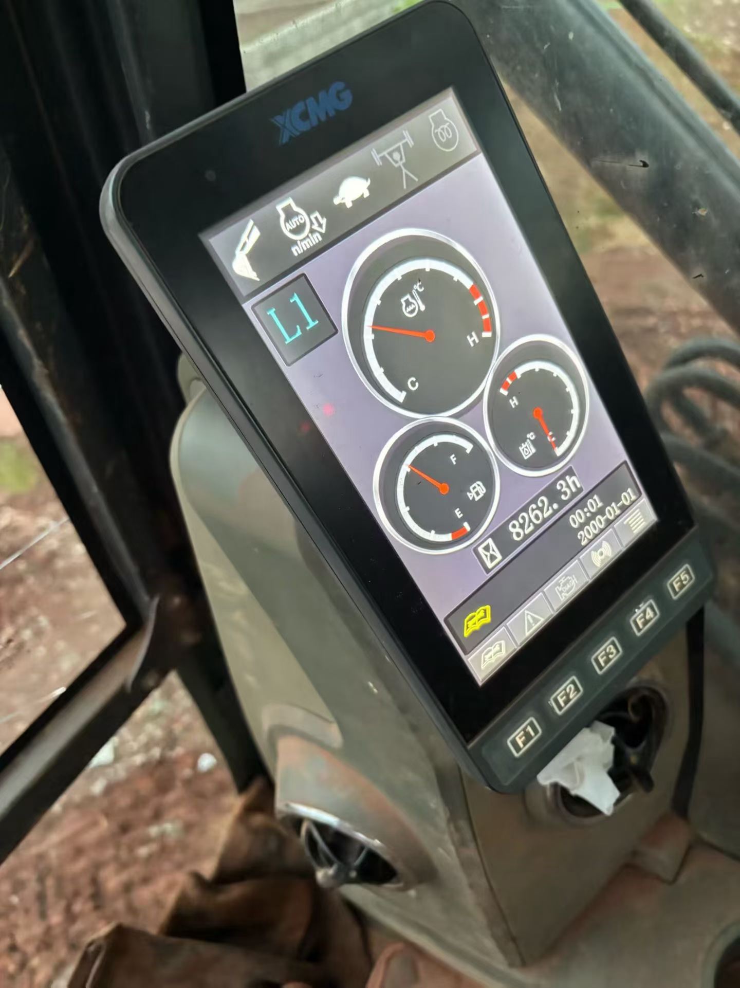 Compre Excavadora XCMG XE270DK Usada / 7