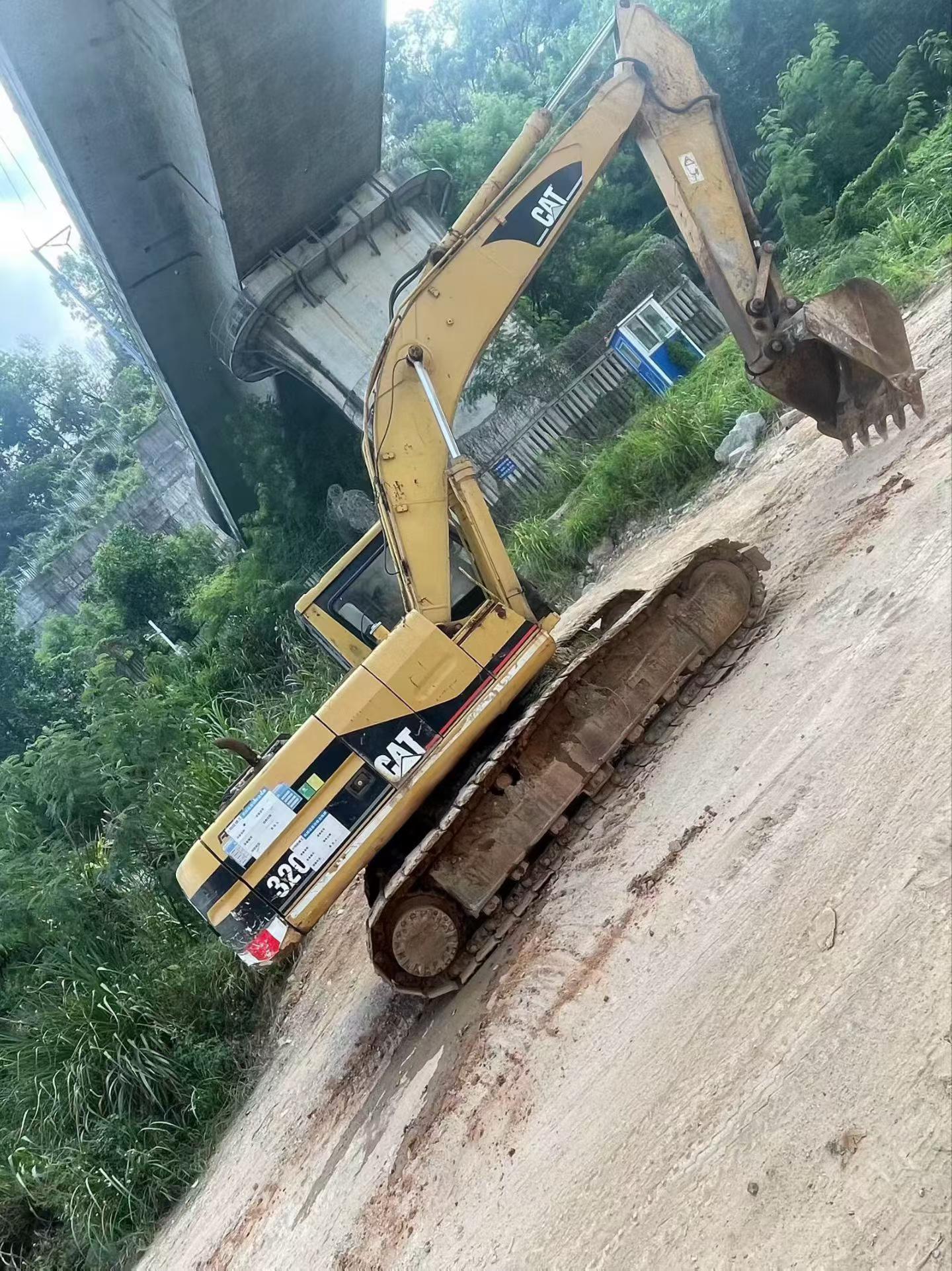 Buy Caterpillar 320V2 Used Excavator / 6