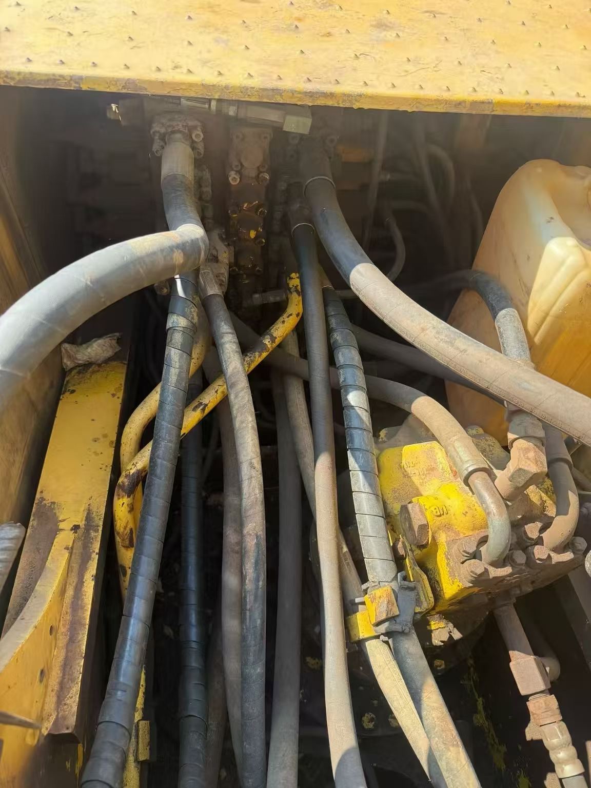 Buy Komatsu PC220-8 Used Excavator / 6 Buy Komatsu PC220-8 Used Excavator / 6