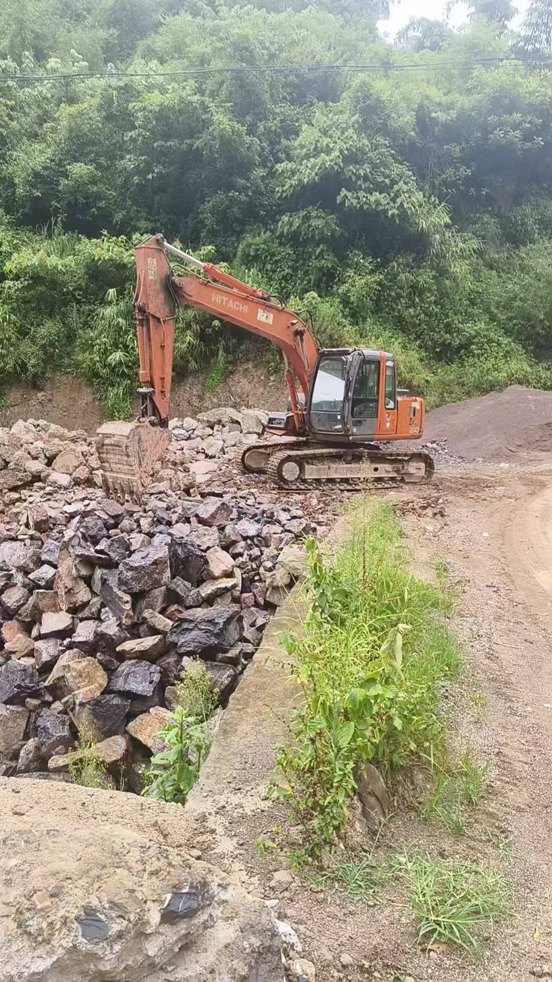 Buy Hitachi EX120-6 Used Excavator / 2 Buy Hitachi EX120-6 Used Excavator / 2