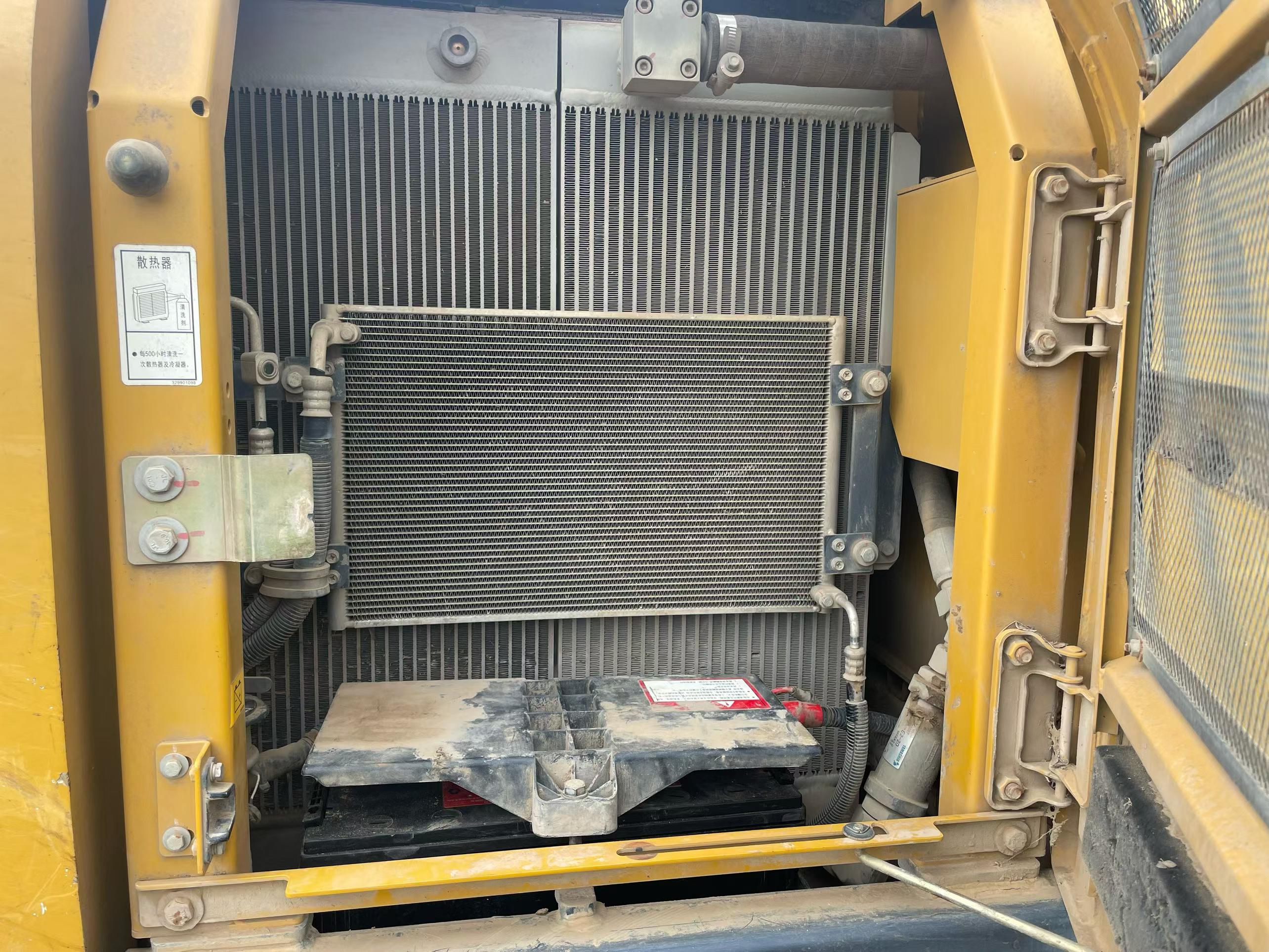 شراء حفارة XCMG XE75C مستعملة / 6