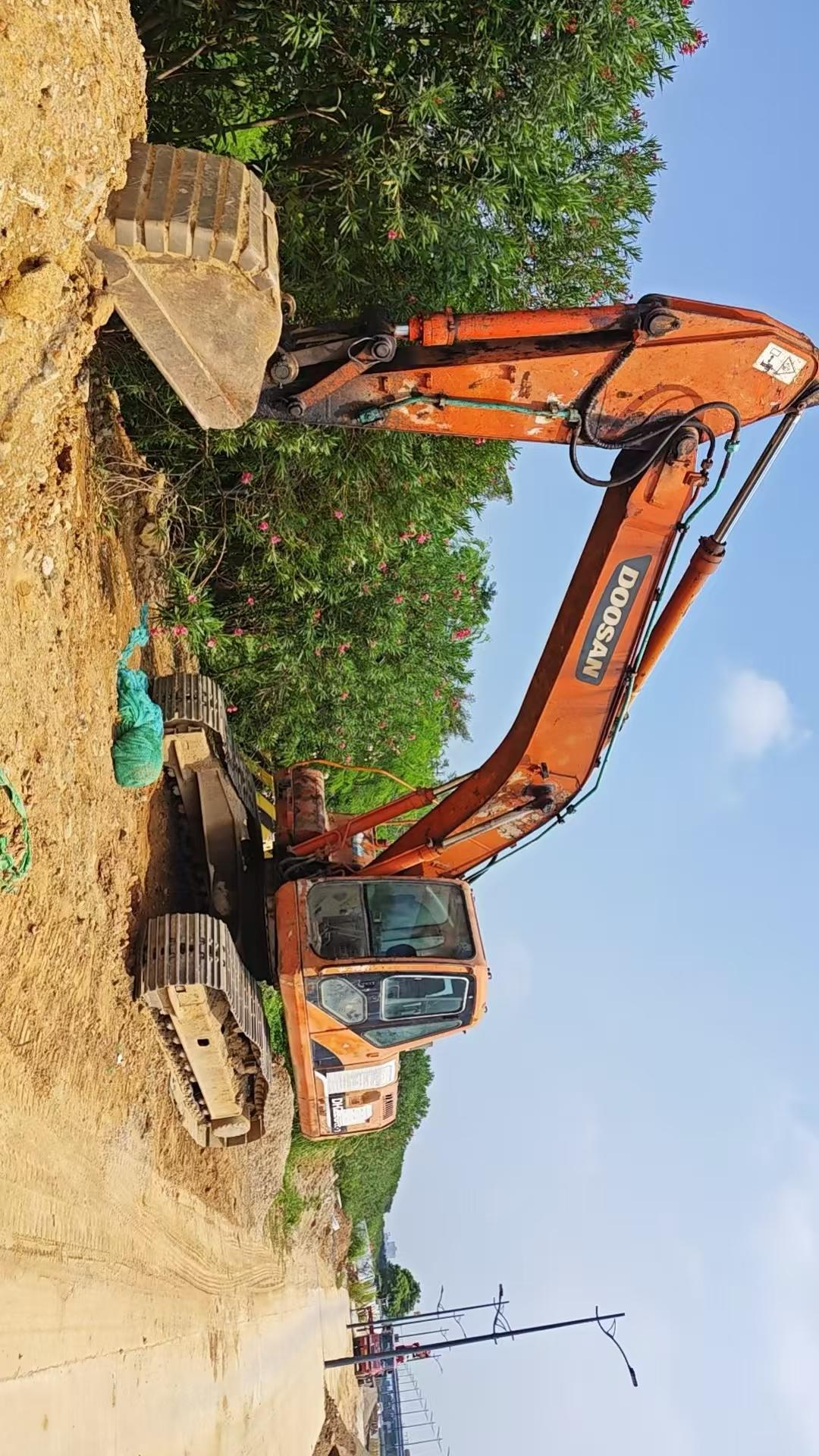 Comprar Doosan DH220 Usado Escavadeira