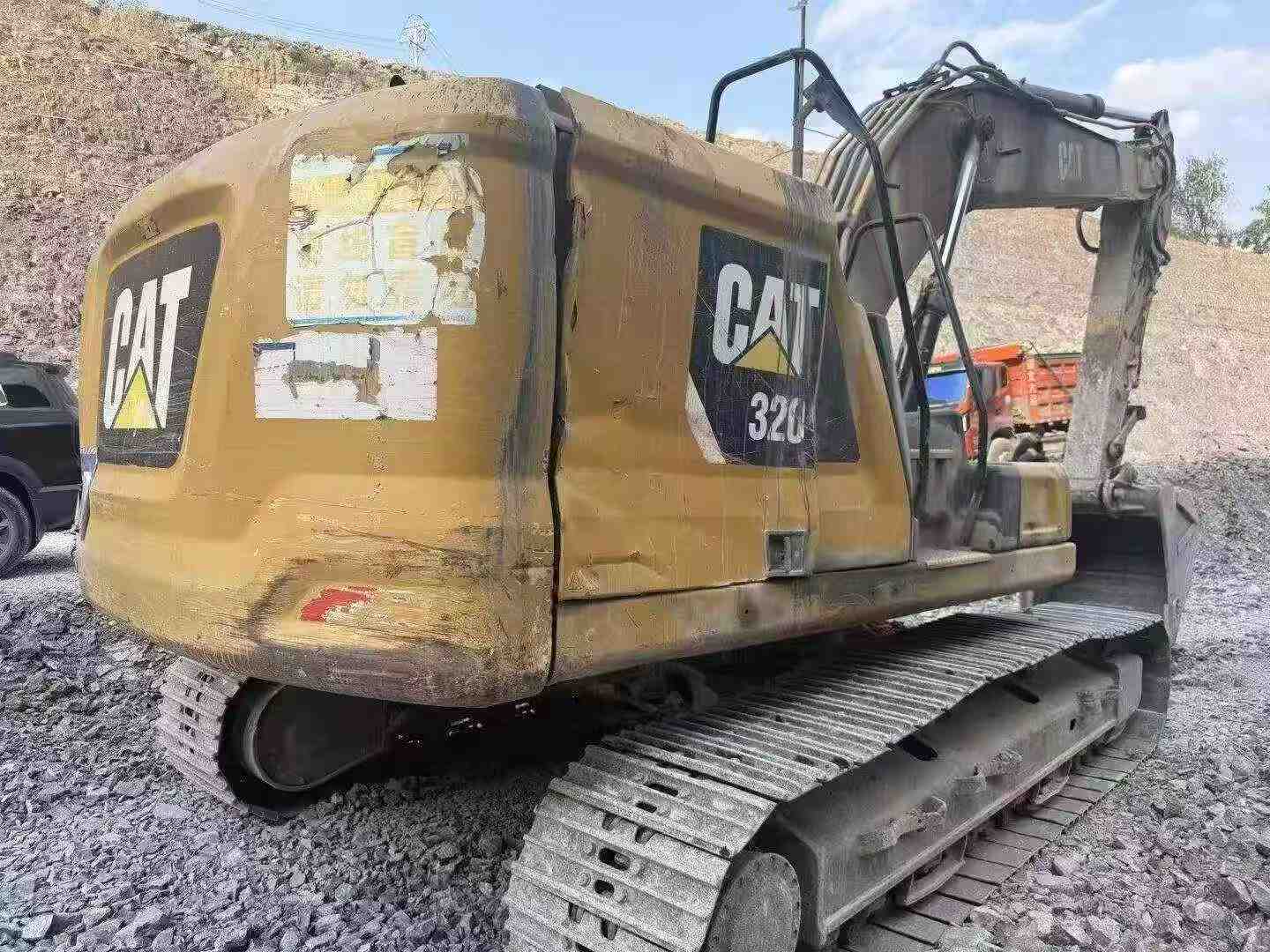 Buy Caterpillar 320A Used Excavator / 2 Buy Caterpillar 320A Used Excavator / 2