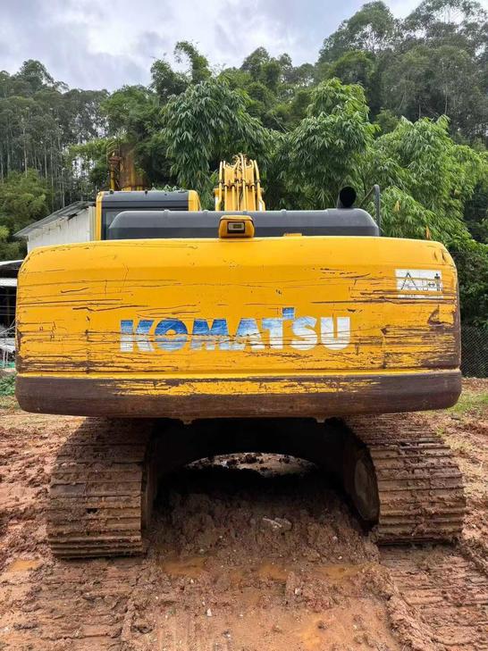 Buy Komatsu PC200-8 Used Excavator / 1