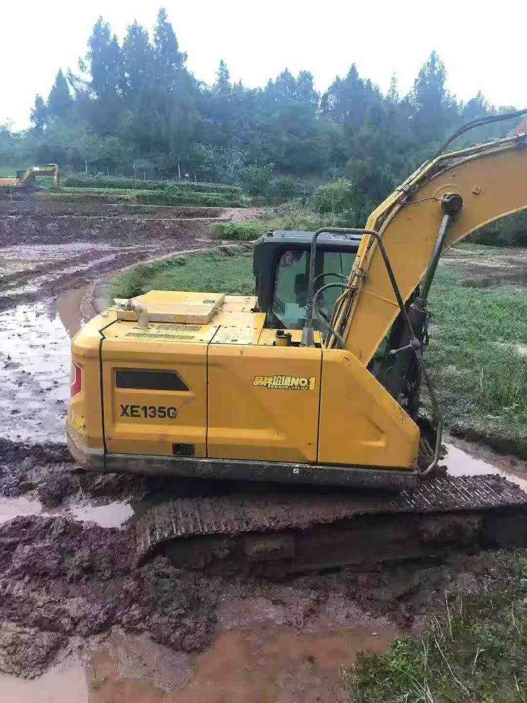 Buy XCMG XE135B Used Excavator / 2 Buy XCMG XE135B Used Excavator / 2