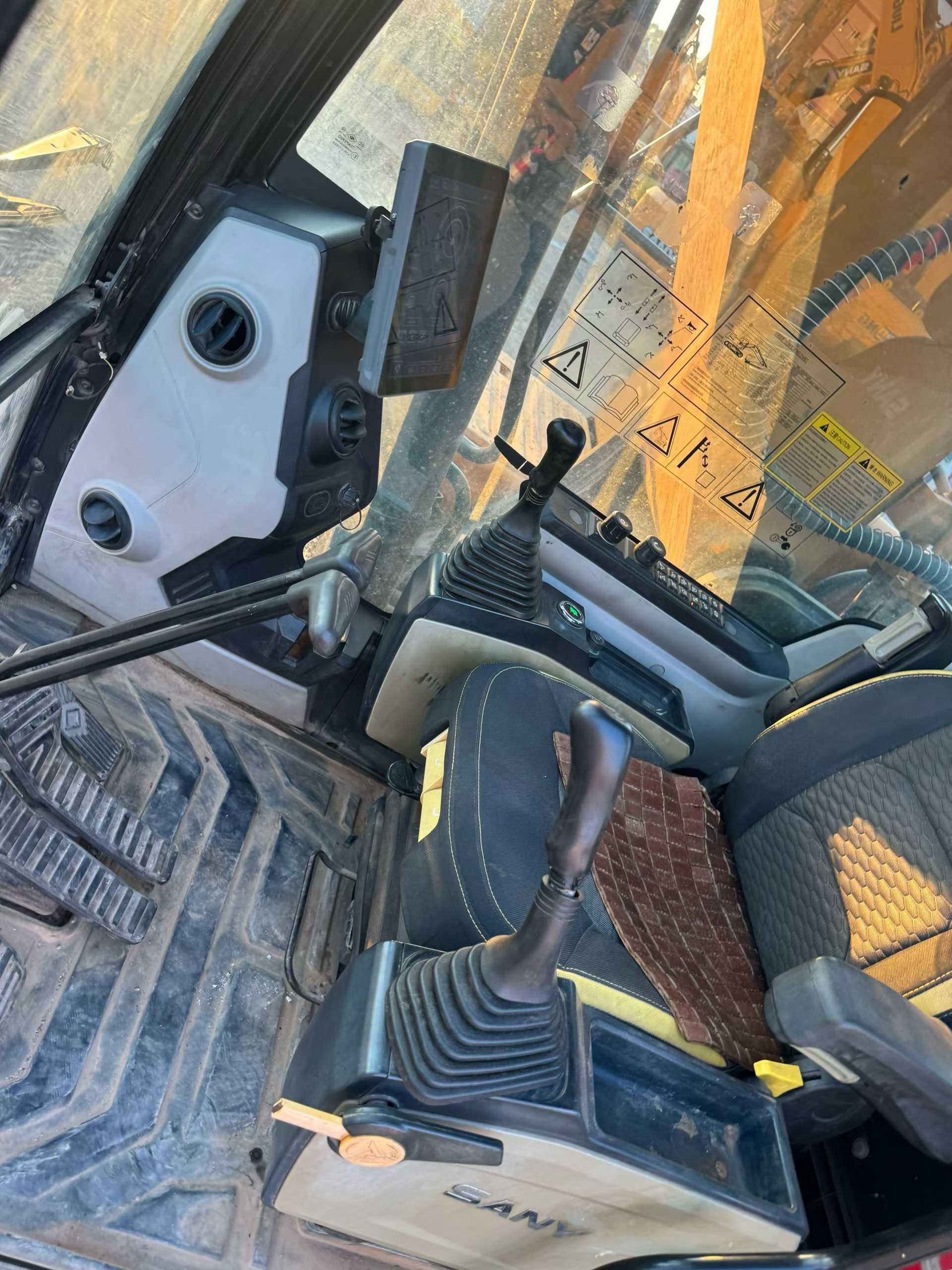 Buy Sany SY205C Used Excavator / 4
