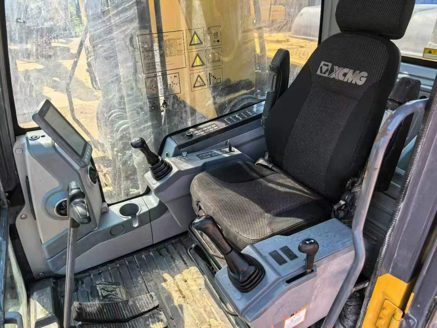 Buy XCMG XE245D Used Excavator / 2