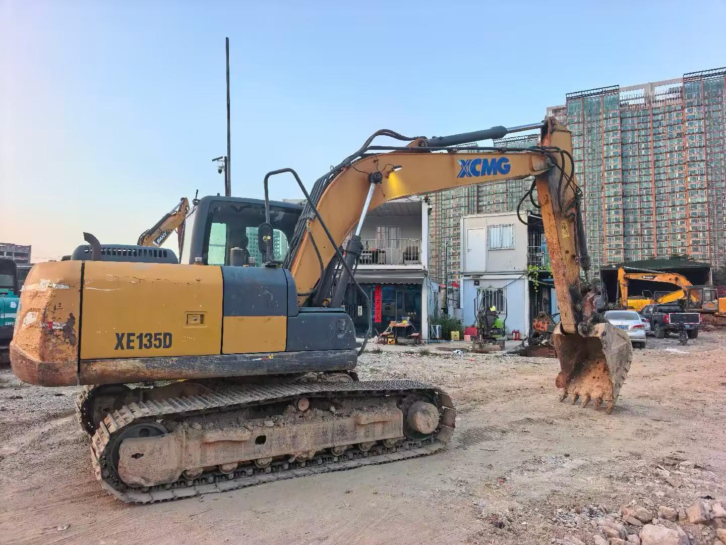 شراء XCMG XE135B مستعمل حفارة