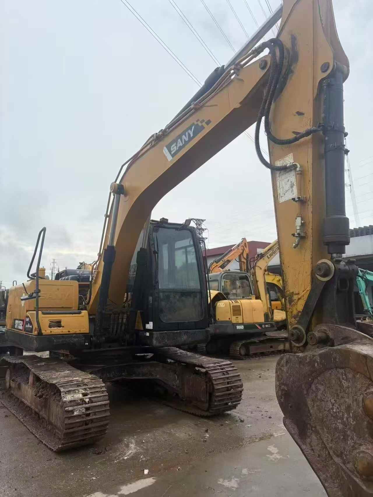 Buy Sany SY125C Used Excavator / 4 Buy Sany SY125C Used Excavator / 4