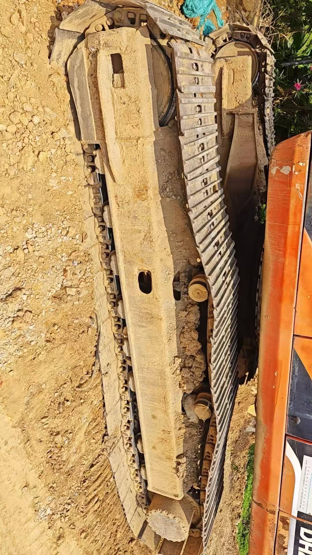 Compre Escavadeira Doosan DH220 Usada / 4