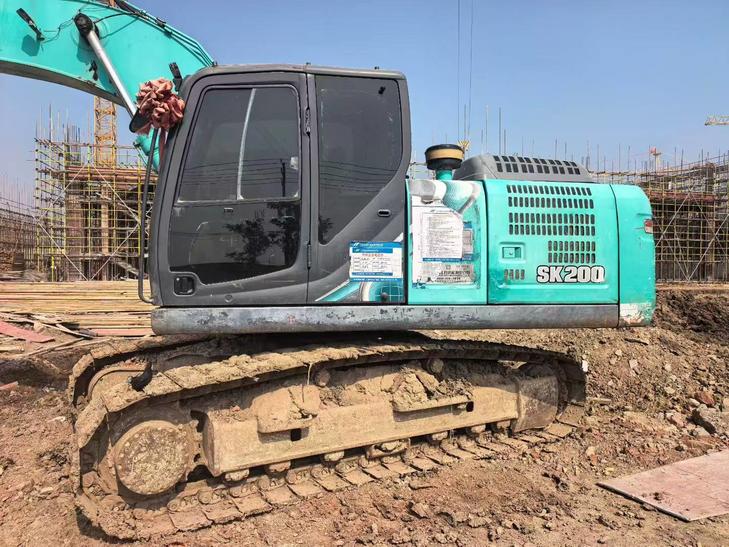Buy Kobelco SK200-10 Used Excavator / 1