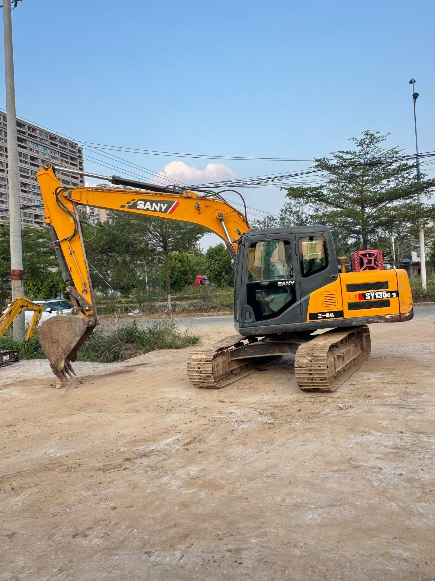 Buy Sany SY135 Used Excavator / 2 Buy Sany SY135 Used Excavator / 2