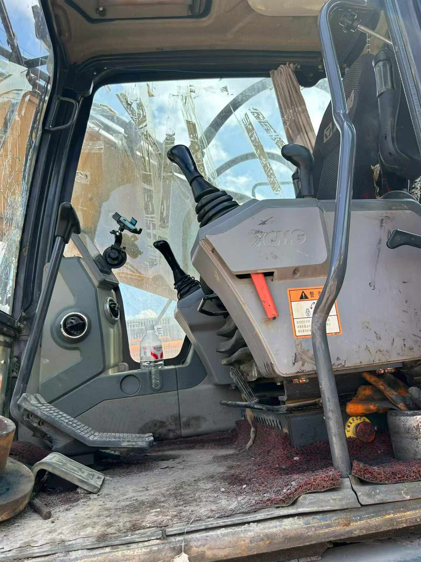 Buy XCMG XE400T Used Excavator / 2 Buy XCMG XE400T Used Excavator / 2