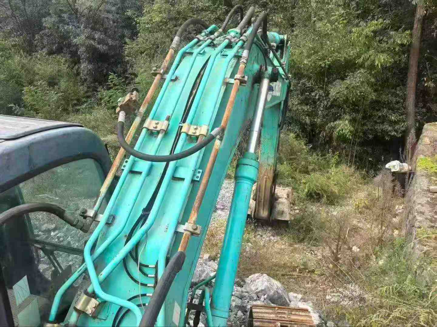 Buy Kobelco SK210 Used Excavator / 3 Buy Kobelco SK210 Used Excavator / 3