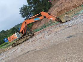 Buy Hitachi EX200-3 Used Excavator / 4 Buy Hitachi EX200-3 Used Excavator / 4