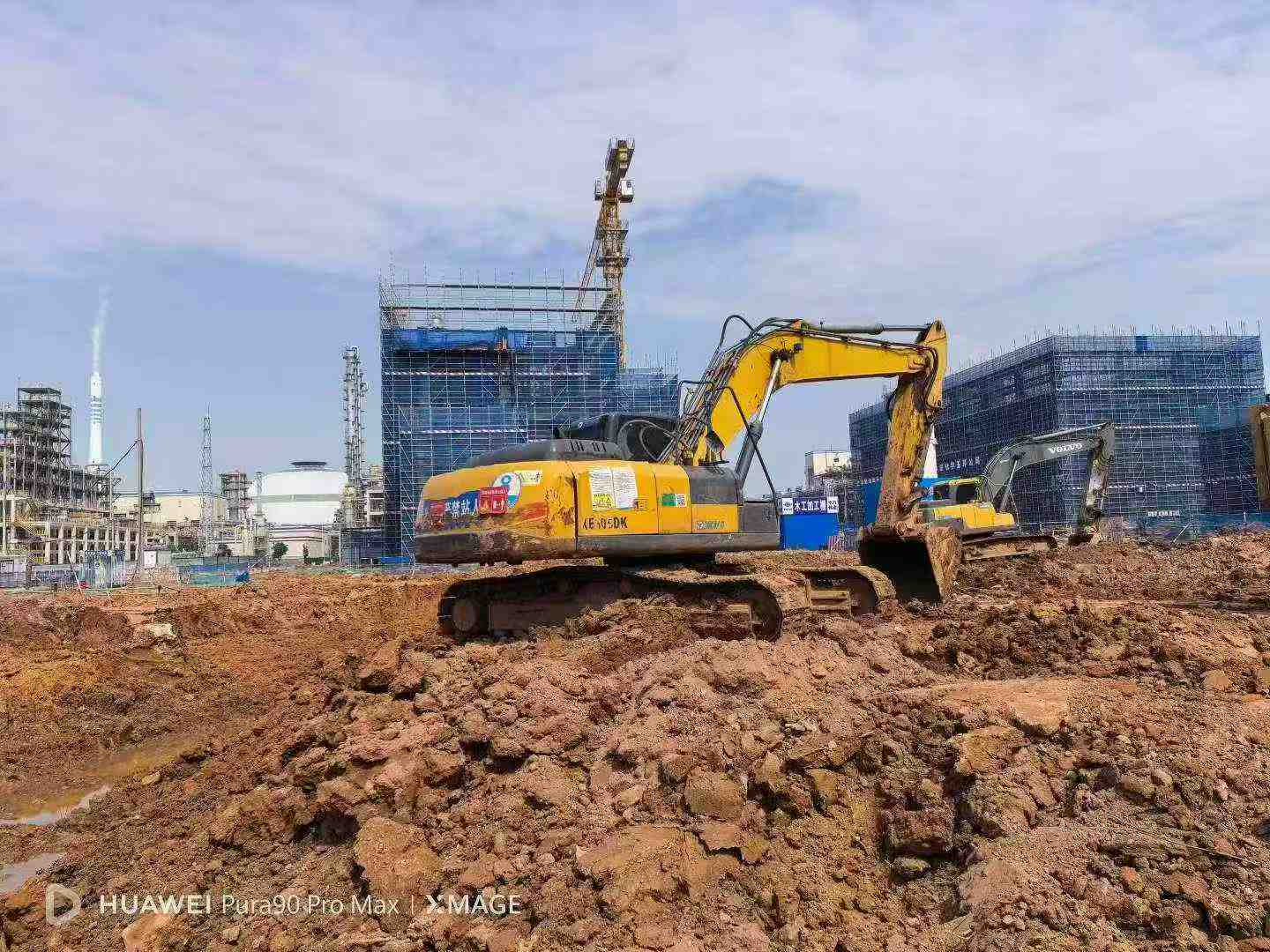 Buy XCMG XE270DK Used Excavator / 3 Buy XCMG XE270DK Used Excavator / 3