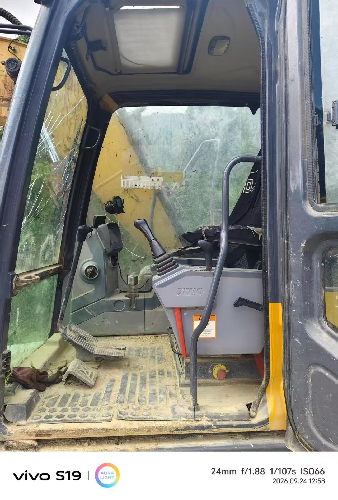 Buy XCMG XE135B Used Excavator / 2 Buy XCMG XE135B Used Excavator / 2