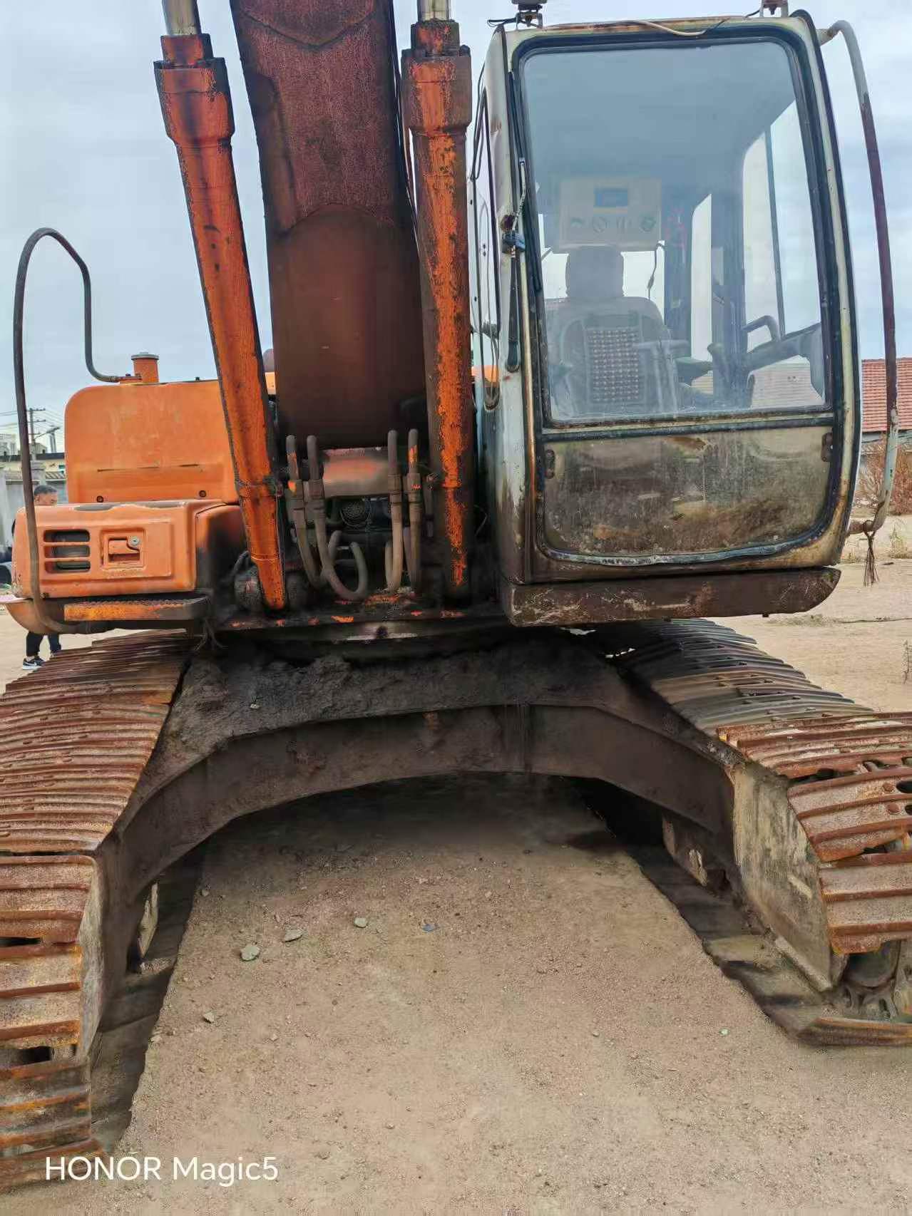 Buy Hitachi EX200-5 Used Excavator / 2 Buy Hitachi EX200-5 Used Excavator / 2