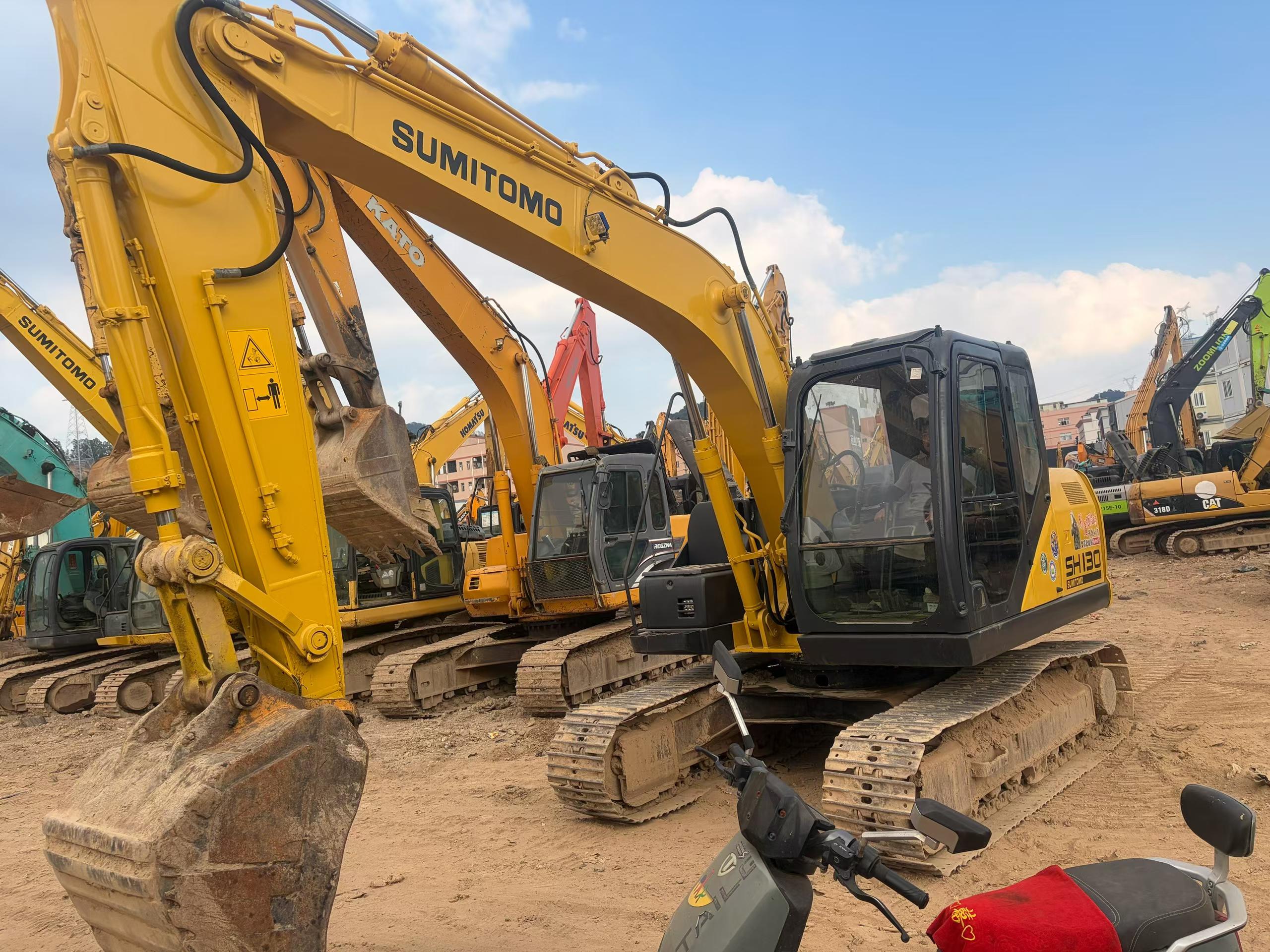 Buy Sumitomo SH130-3 Used Excavator / 4 Buy Sumitomo SH130-3 Used Excavator / 4
