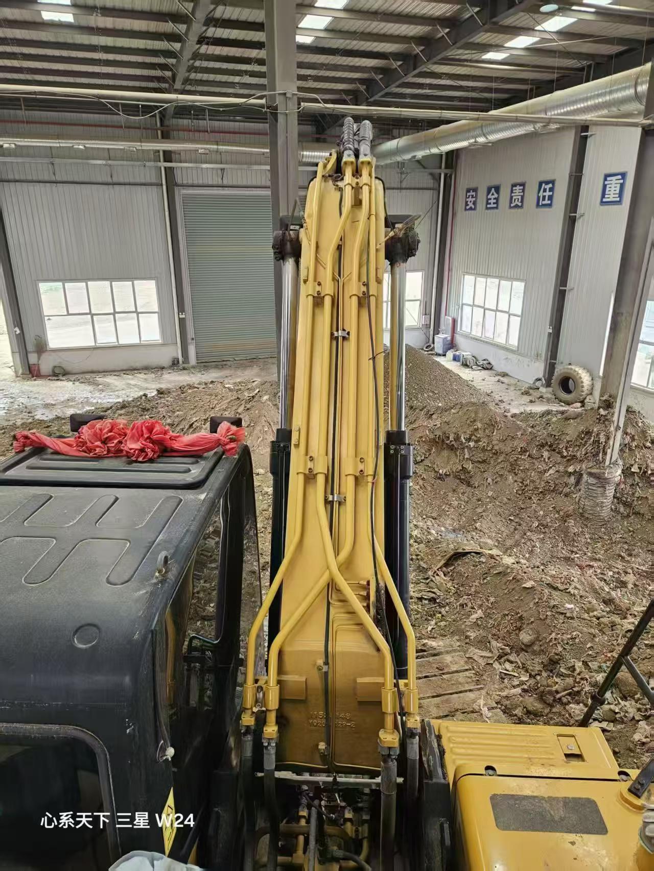 Buy Sany SY200C-S Used Excavator / 4 Buy Sany SY200C-S Used Excavator / 4