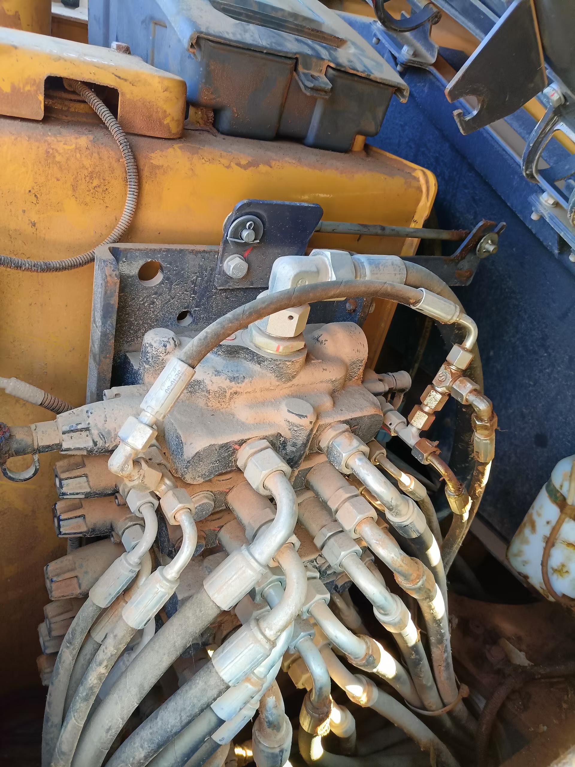 Buy XCMG XE60 Used Excavator / 6