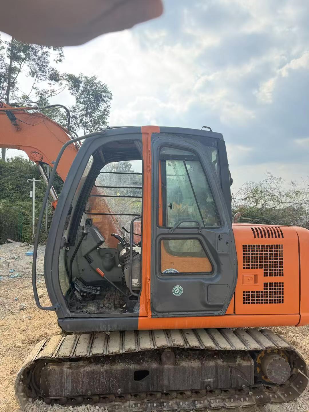 Buy Hitachi EX60-6 Used Excavator / 4 Buy Hitachi EX60-6 Used Excavator / 4